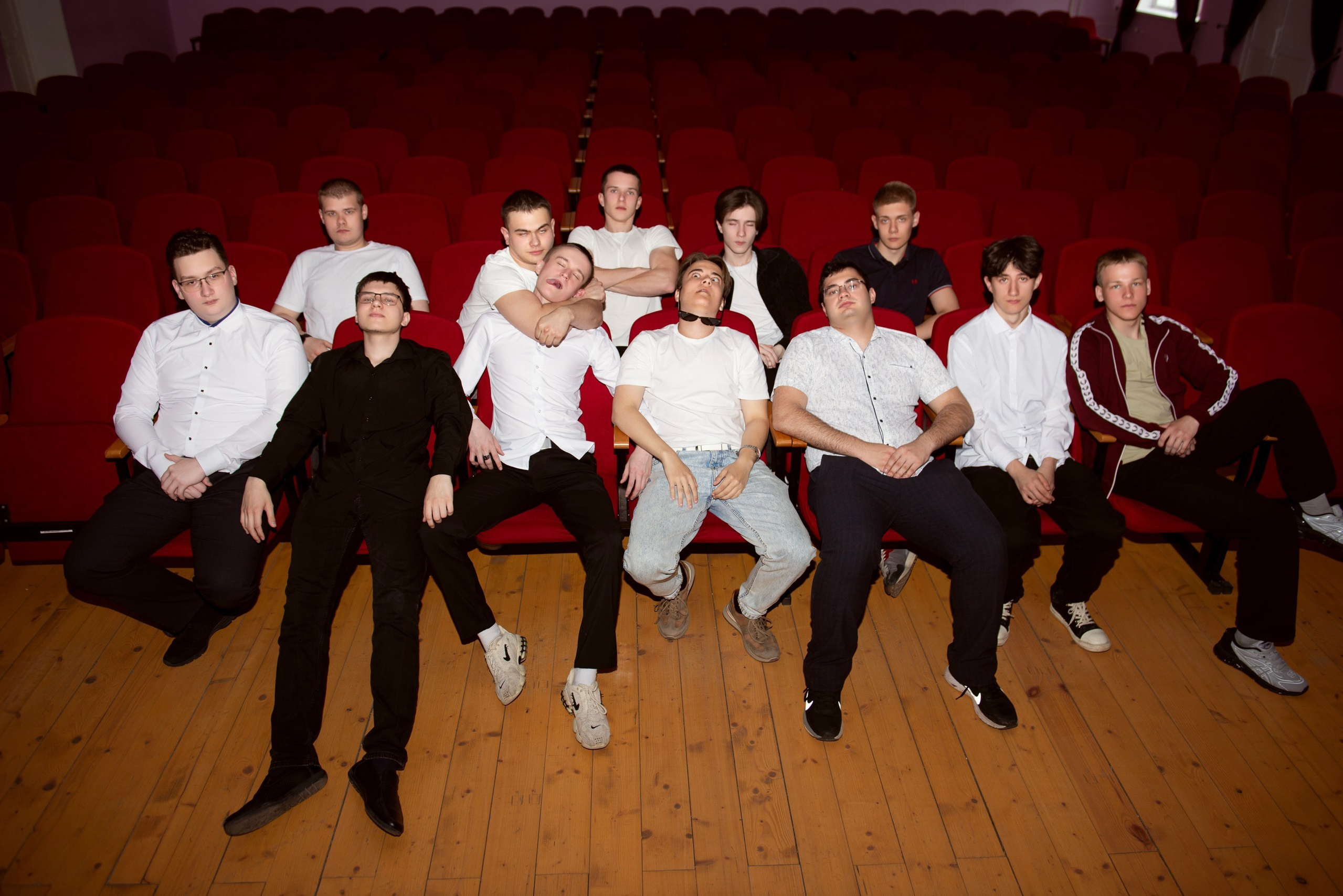 Выпускные альбомы 9-11 класс. Фотограф в Новомичуринске Наталья Малиновская