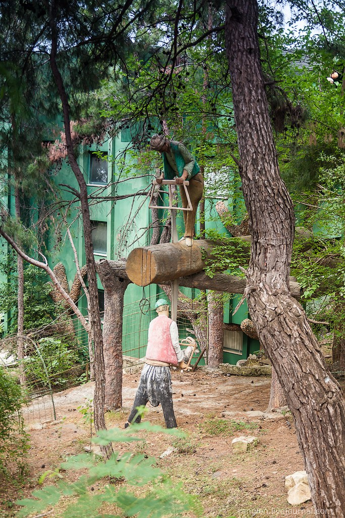 Заброшенный отель в Кемере. Фотограф Иван Губанов