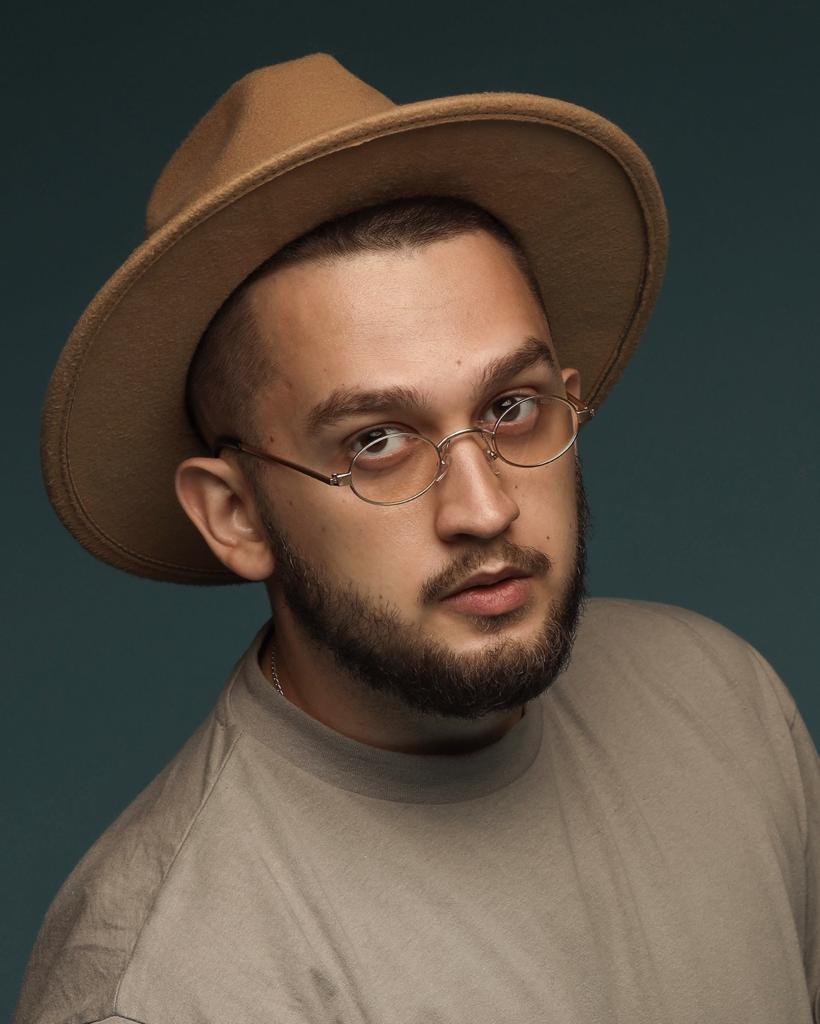 Контакты. Фотограф в Краснодаре Эдуард Канукаев