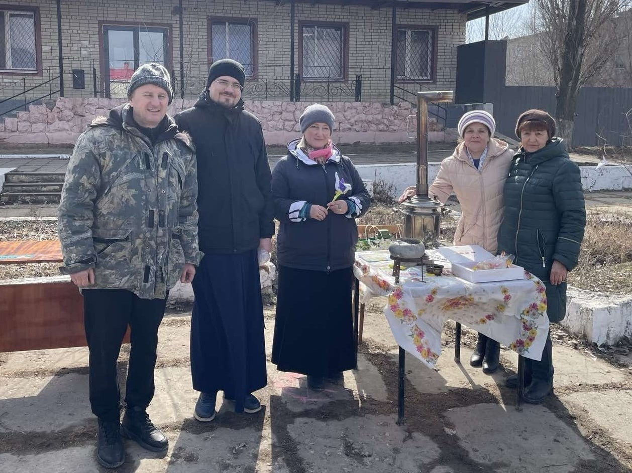 Настоятель храма принял участие в поселковом празднике весны. Северное благочиние Саратовской епархии