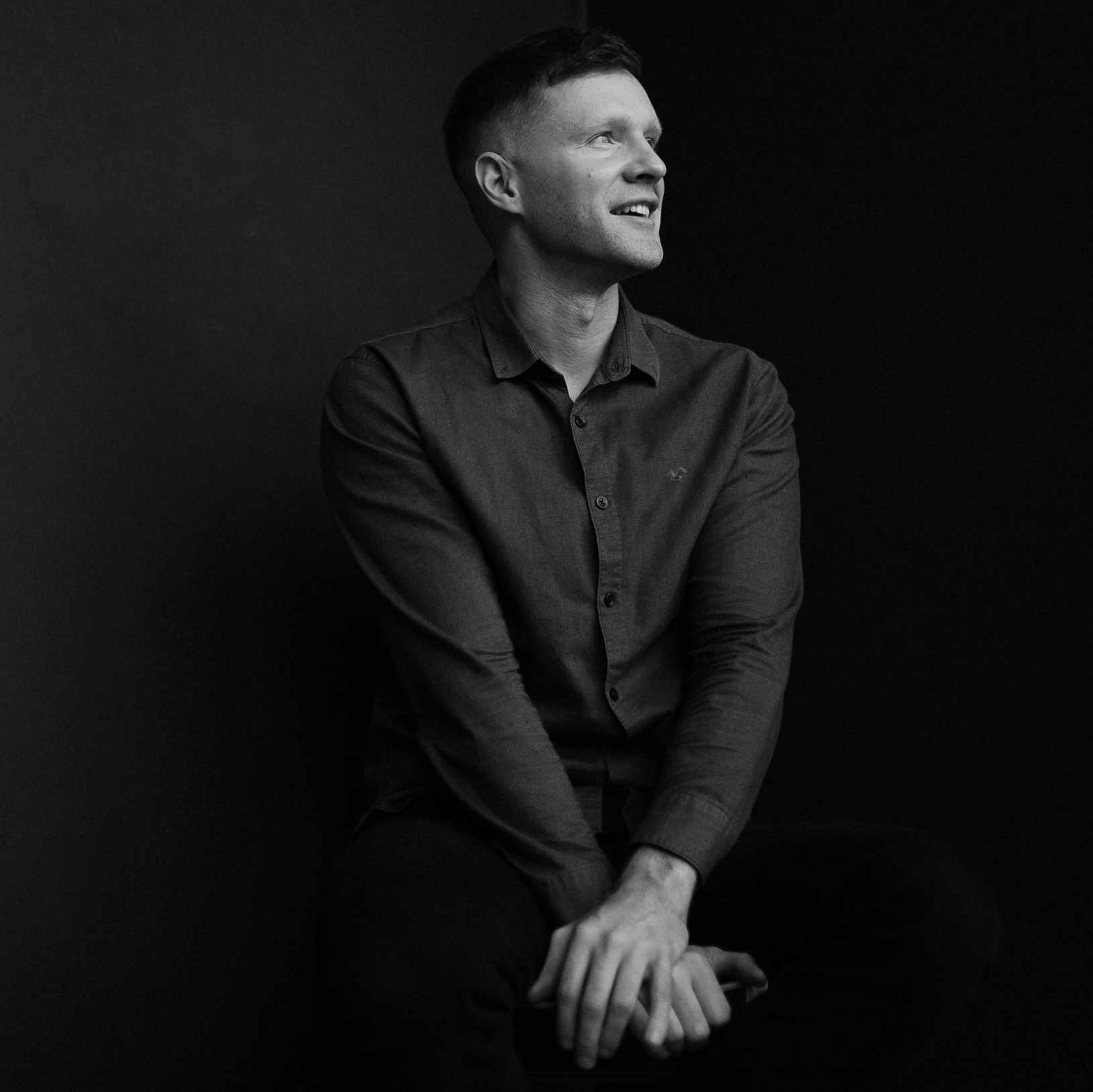 Contact. Portrait and food photographer Sergei Sterling