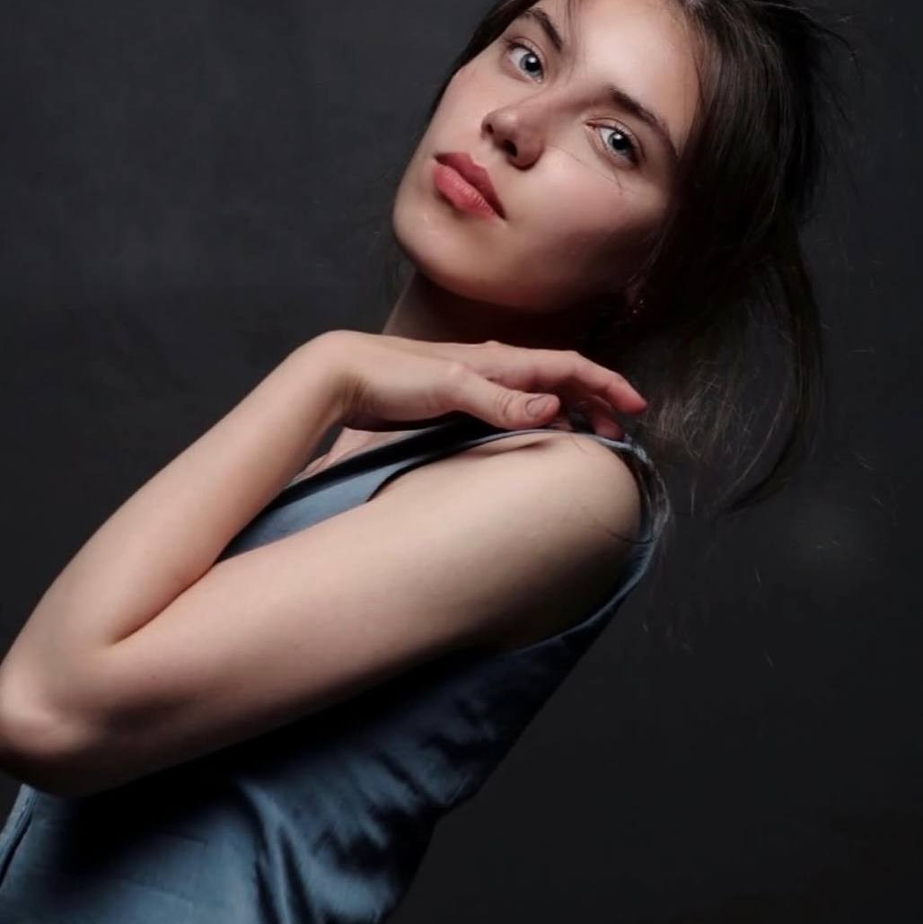 Контакты. Костюмер, художник кино и телевидения в спб