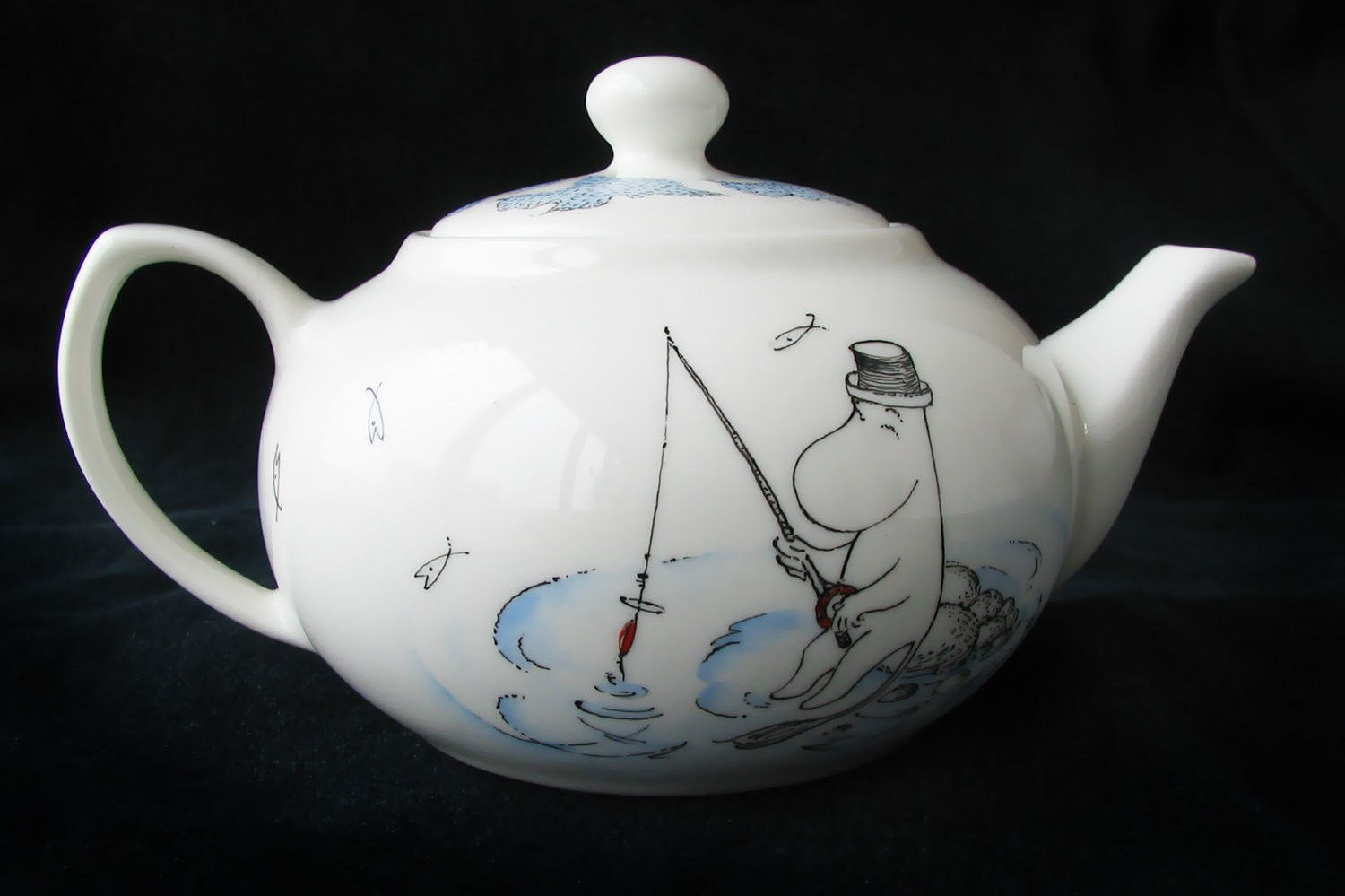 Чайник с Муми-троллями. Санкт-Петербург. Роспись фарфора на заказ в Санкт-Петербурге