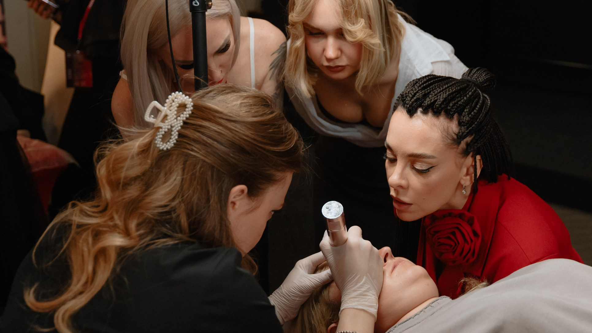 Повышение квалификации по перманентному макияжу. Студия перманентного макияжа, косметологии и массажа SYMMETRY в Москве, м. Киевская