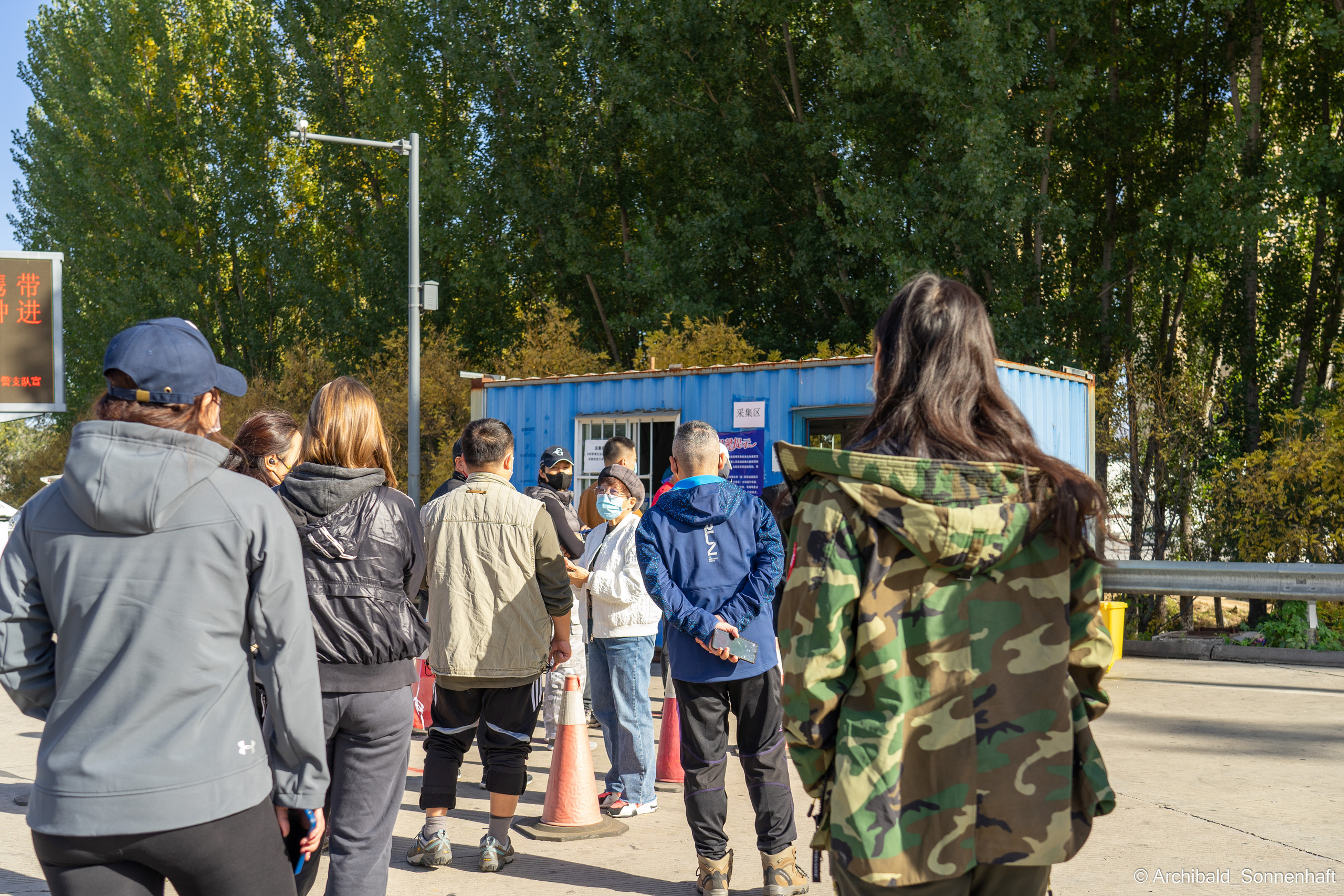 Hiking in Panlai. Photographer in Guangzhou, China. Archibald Sonnenhaft