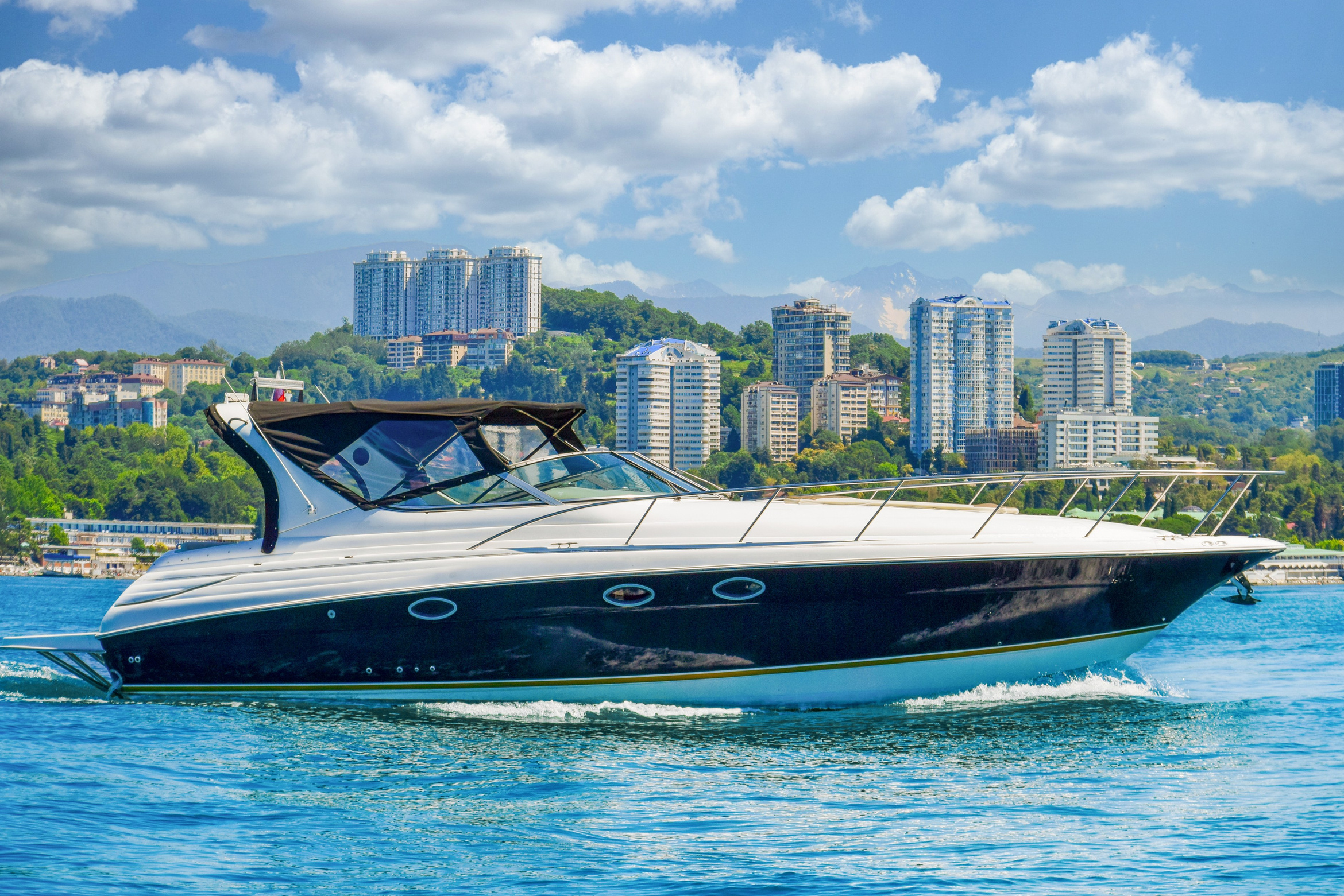 Комфорт катера Аренда Яхты в Сочи Яхтанаморе YACHTANAMORE