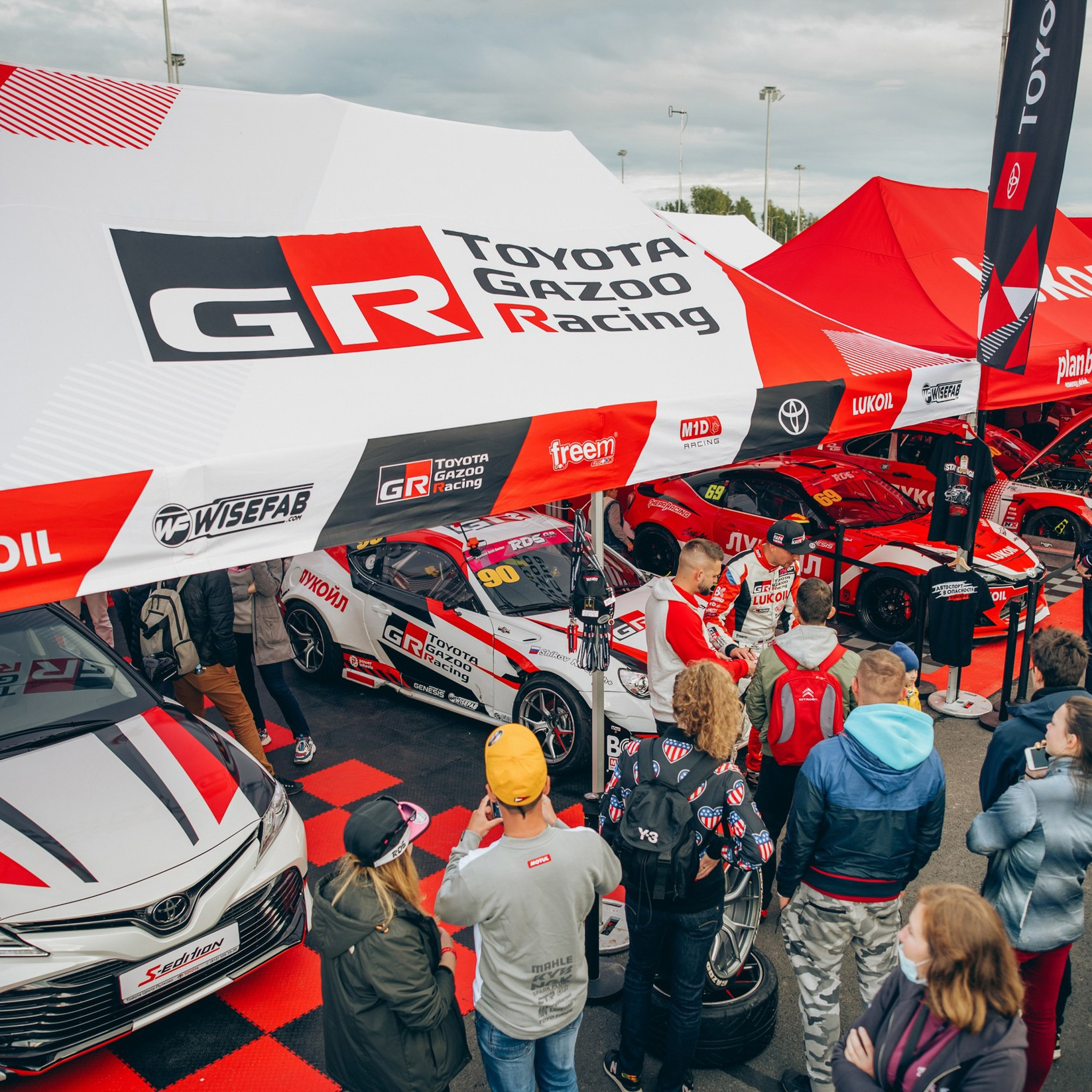 Услуги. DeLorein