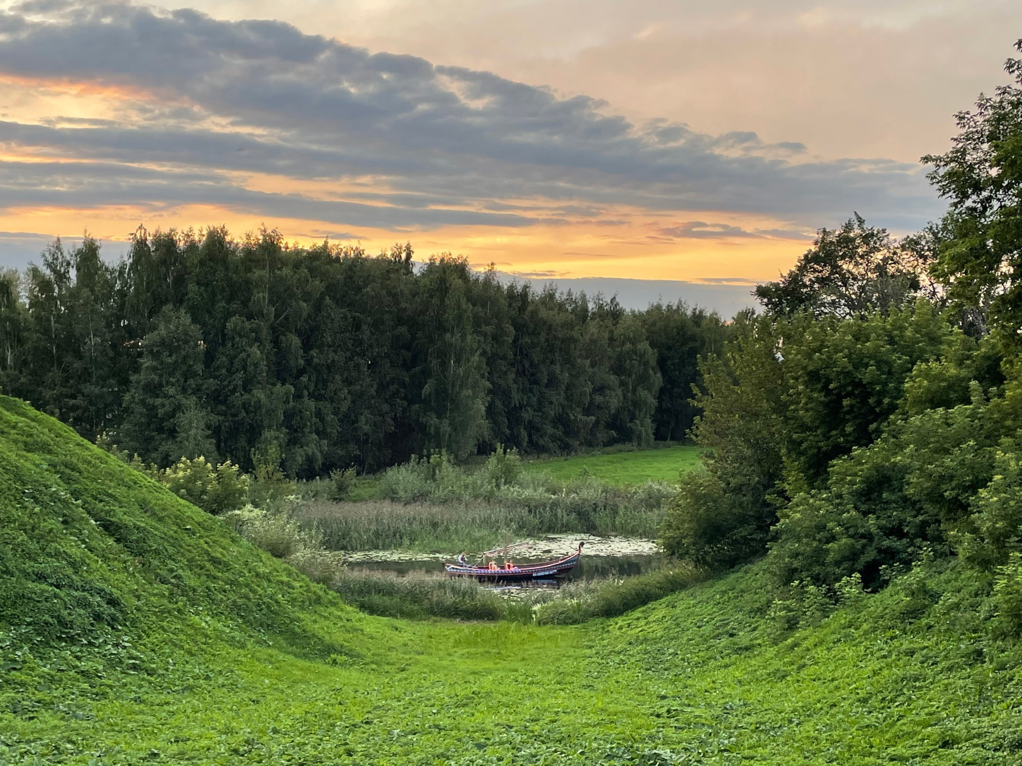 Прогулка по тихому г. Суздаль: сон в 21:00 и много русской кухни. Проект «Фотокладовка»: блог уличной фотографии в формате street photo