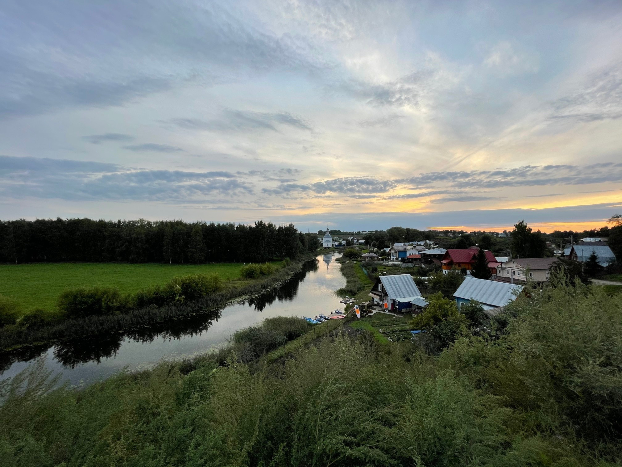 Прогулка по тихому г. Суздаль: сон в 21:00 и много русской кухни. Проект «Фотокладовка»: блог уличной фотографии в формате street photo