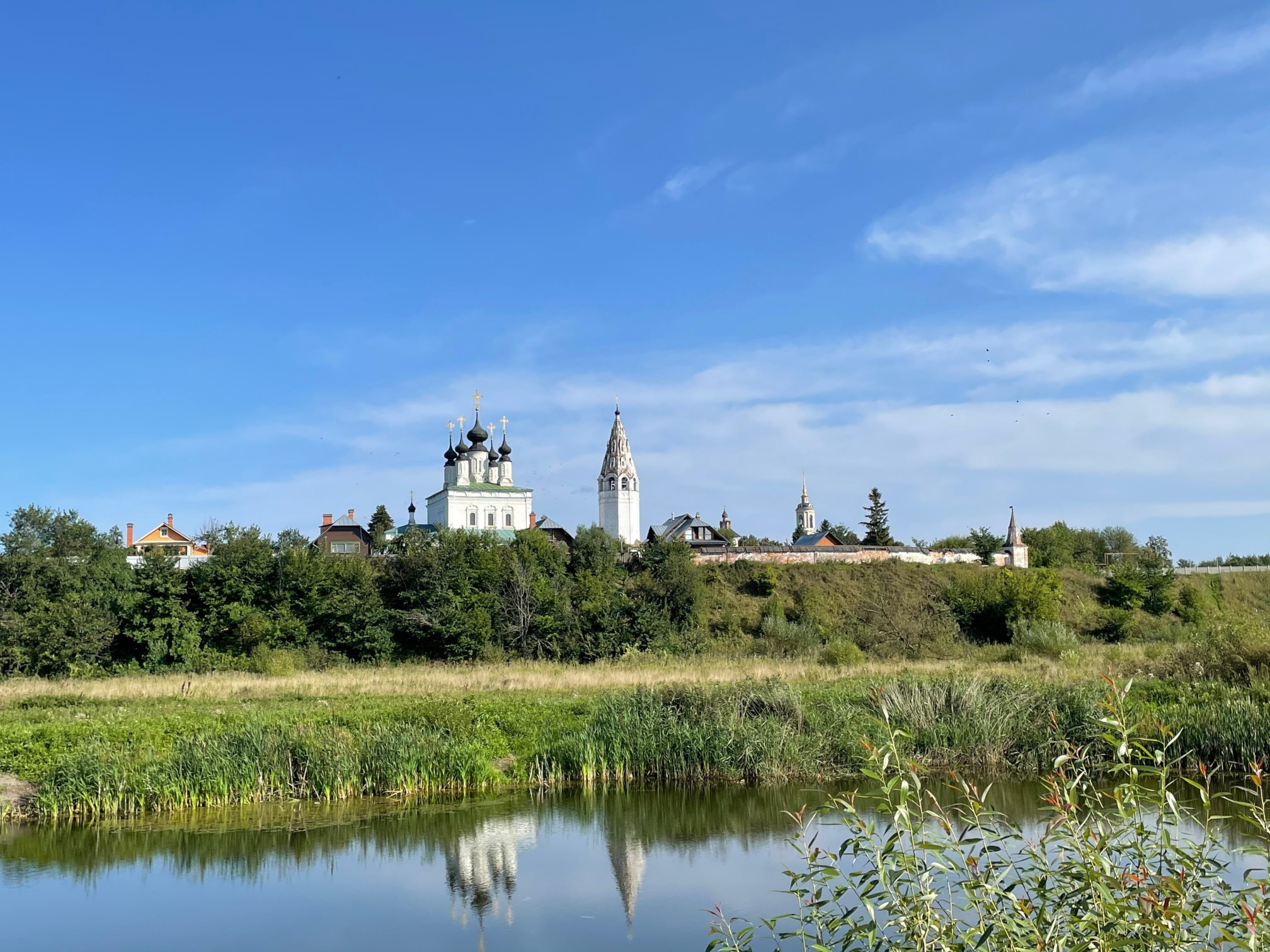 Прогулка по тихому г. Суздаль: сон в 21:00 и много русской кухни. Проект «Фотокладовка»: блог уличной фотографии в формате street photo