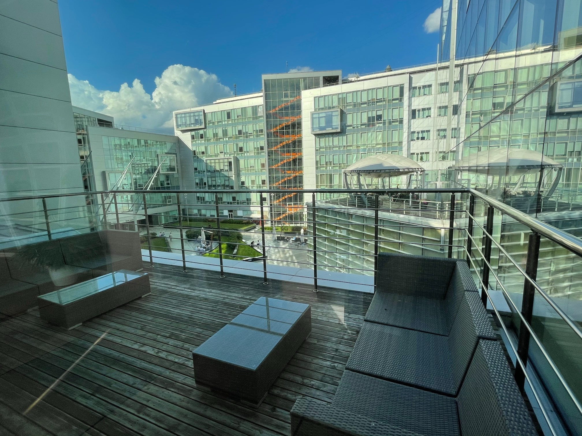 Штаб-квартира Яндекса: беспилотные авто, балконы и шахматы. Проект «Фотокладовка»: блог уличной фотографии в формате street photo