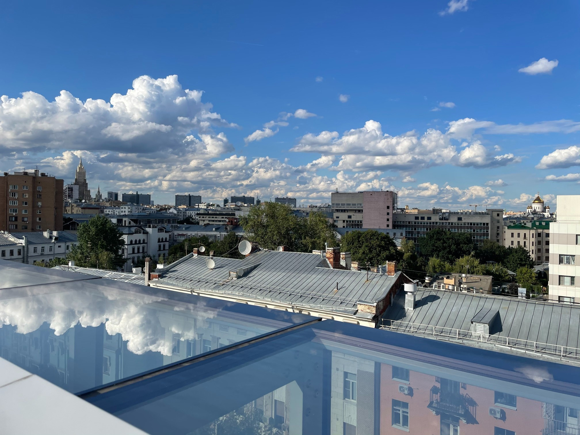 Штаб-квартира Яндекса: беспилотные авто, балконы и шахматы. Проект «Фотокладовка»: блог уличной фотографии в формате street photo