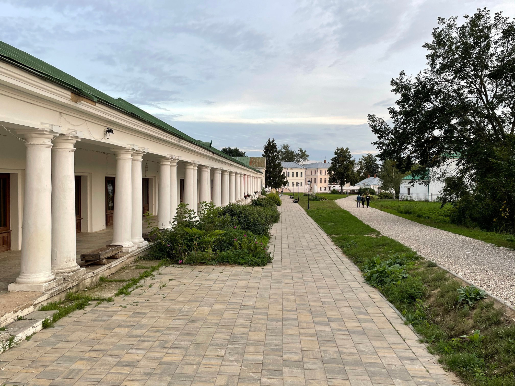 Прогулка по тихому г. Суздаль: сон в 21:00 и много русской кухни. Проект «Фотокладовка»: блог уличной фотографии в формате street photo