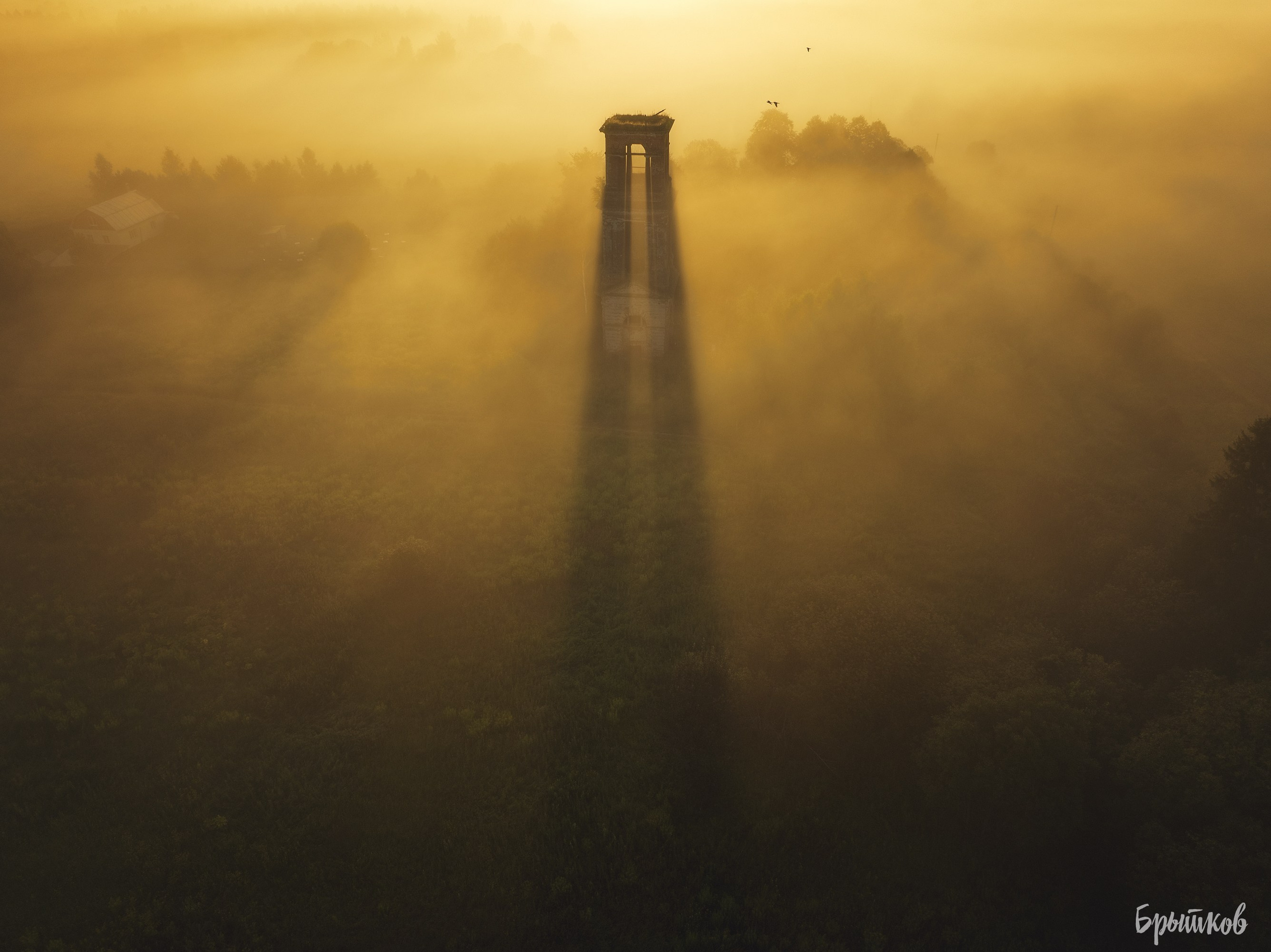 Колокольня церкви Успения Пресвятой Богородицы в Переволоках