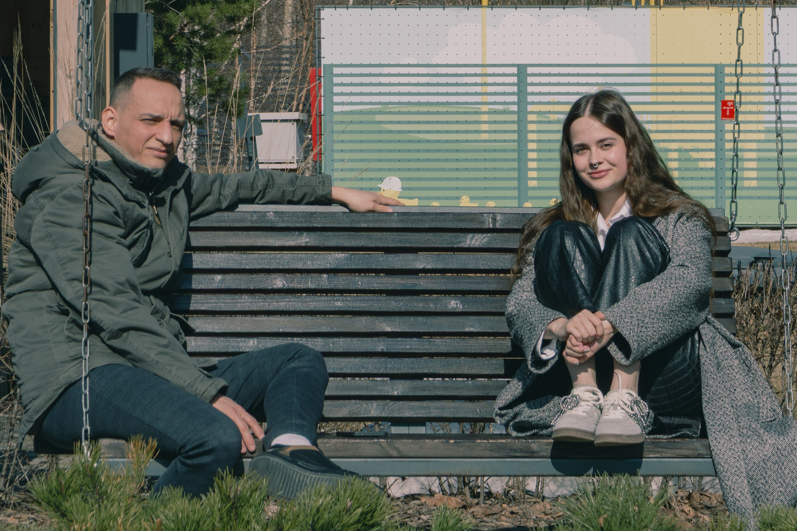 Весна. Прогулка во дворе офиса. Фотограф Евгений Серебряков в Екатеринбурге