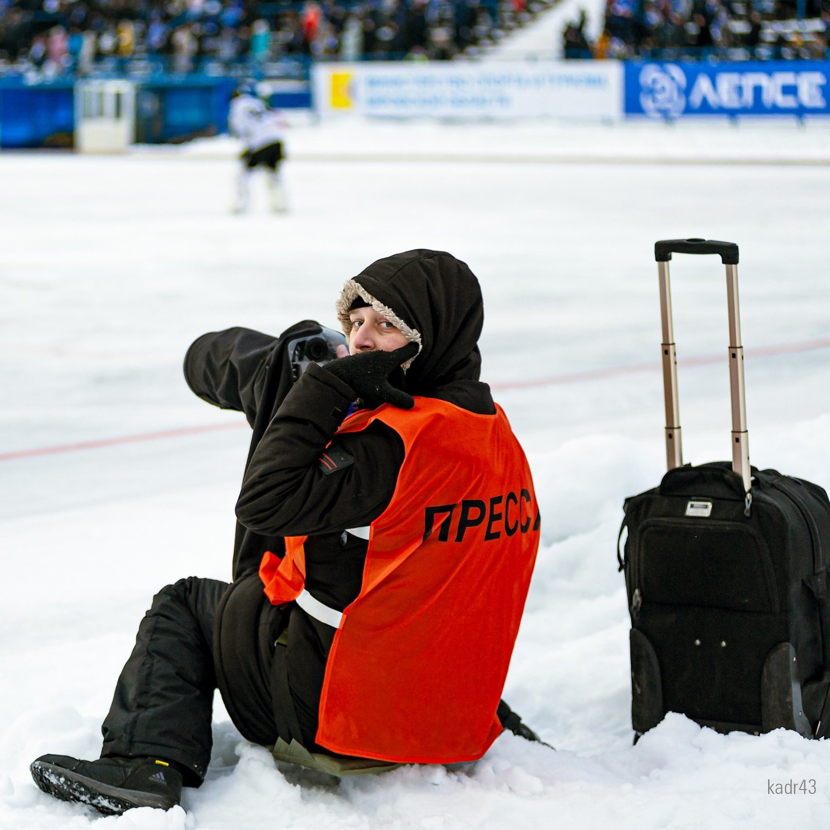 Контакты. Спортивный фотограф Иван Молот (Киров)