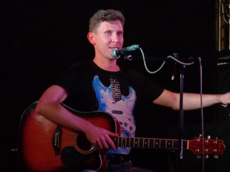 Студия обучения игре на гитаре — класс Дениса Маярского. Дом Шрёдера