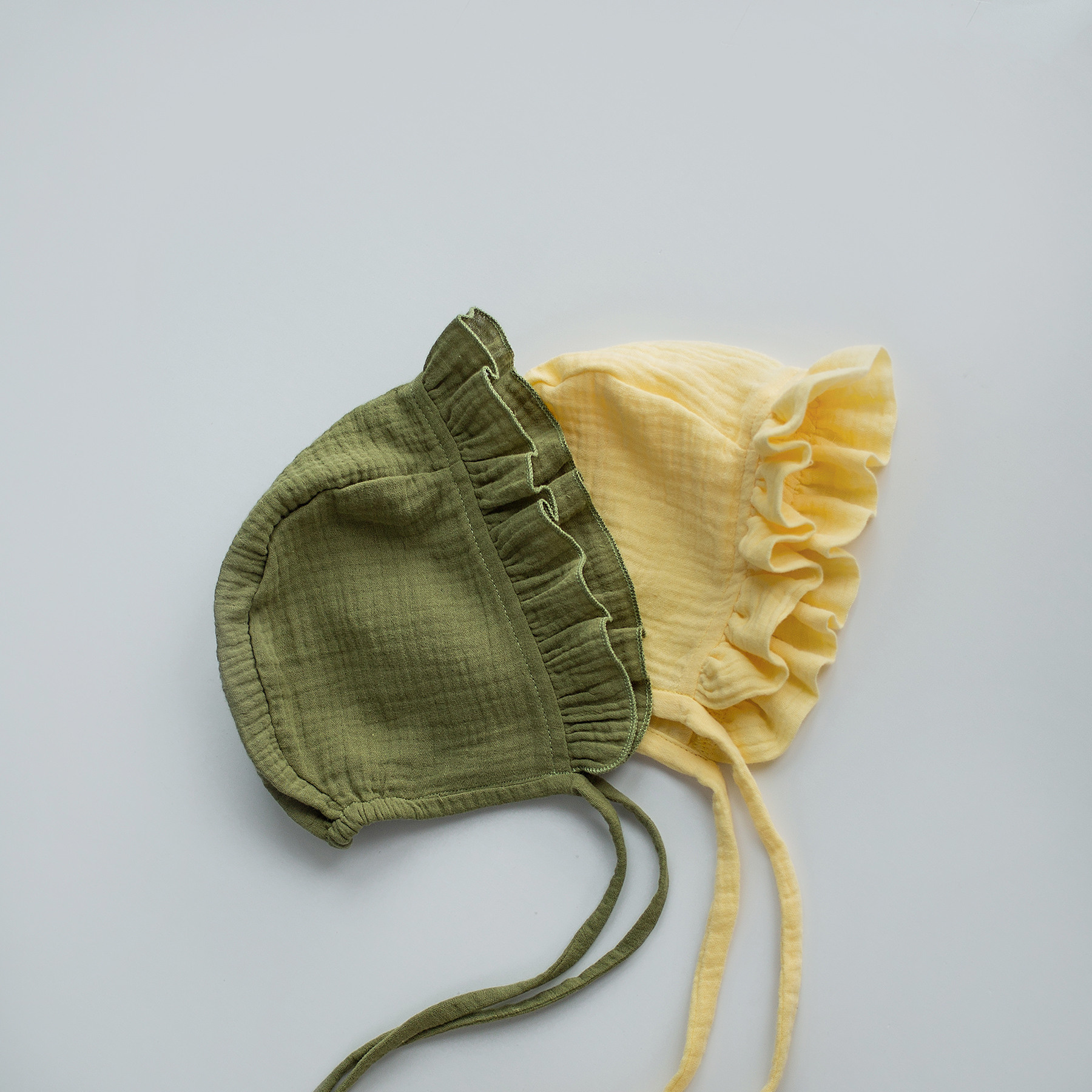 028 Чепчик с воланами. Эко-одежда для детей