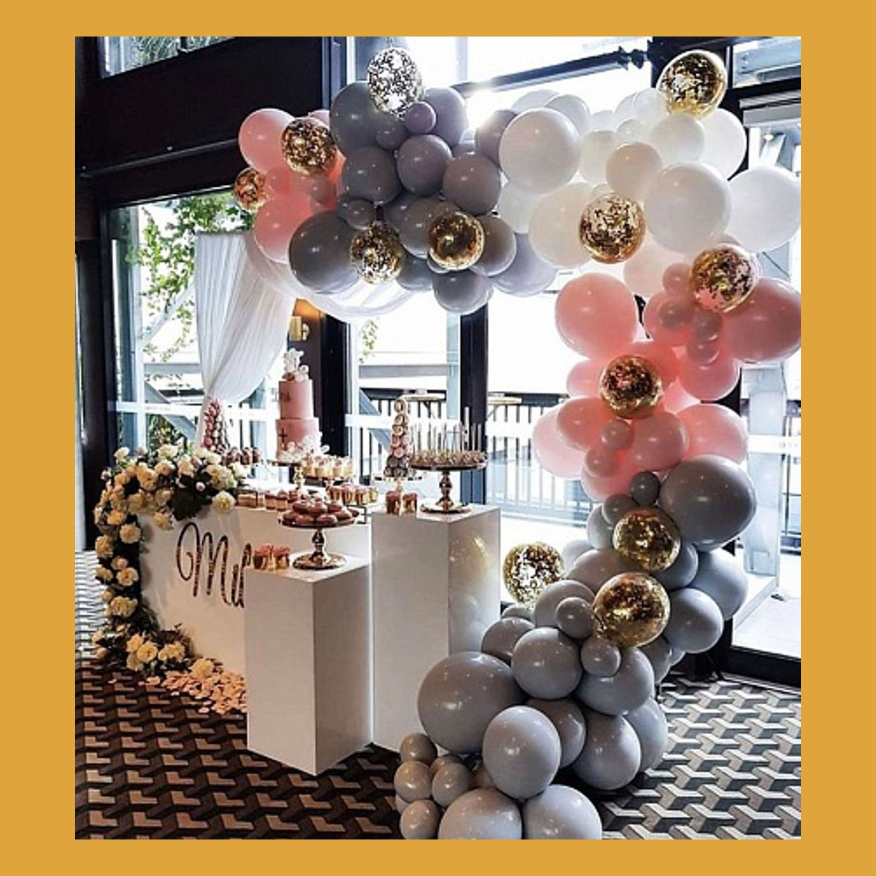 Разнокалиберная гирлянда шар. Студия праздничного декора