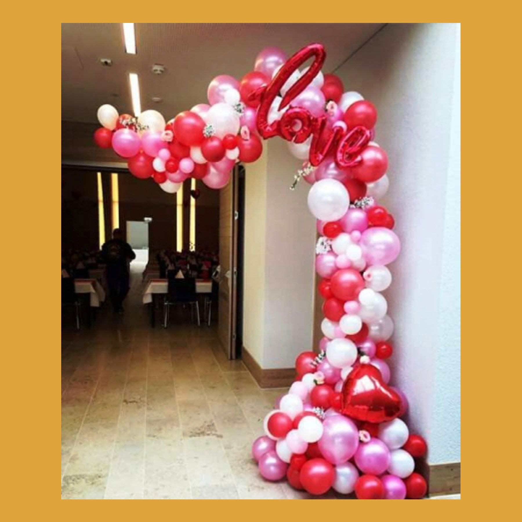 Разнокалиберная гирлянда шар. Студия праздничного декора