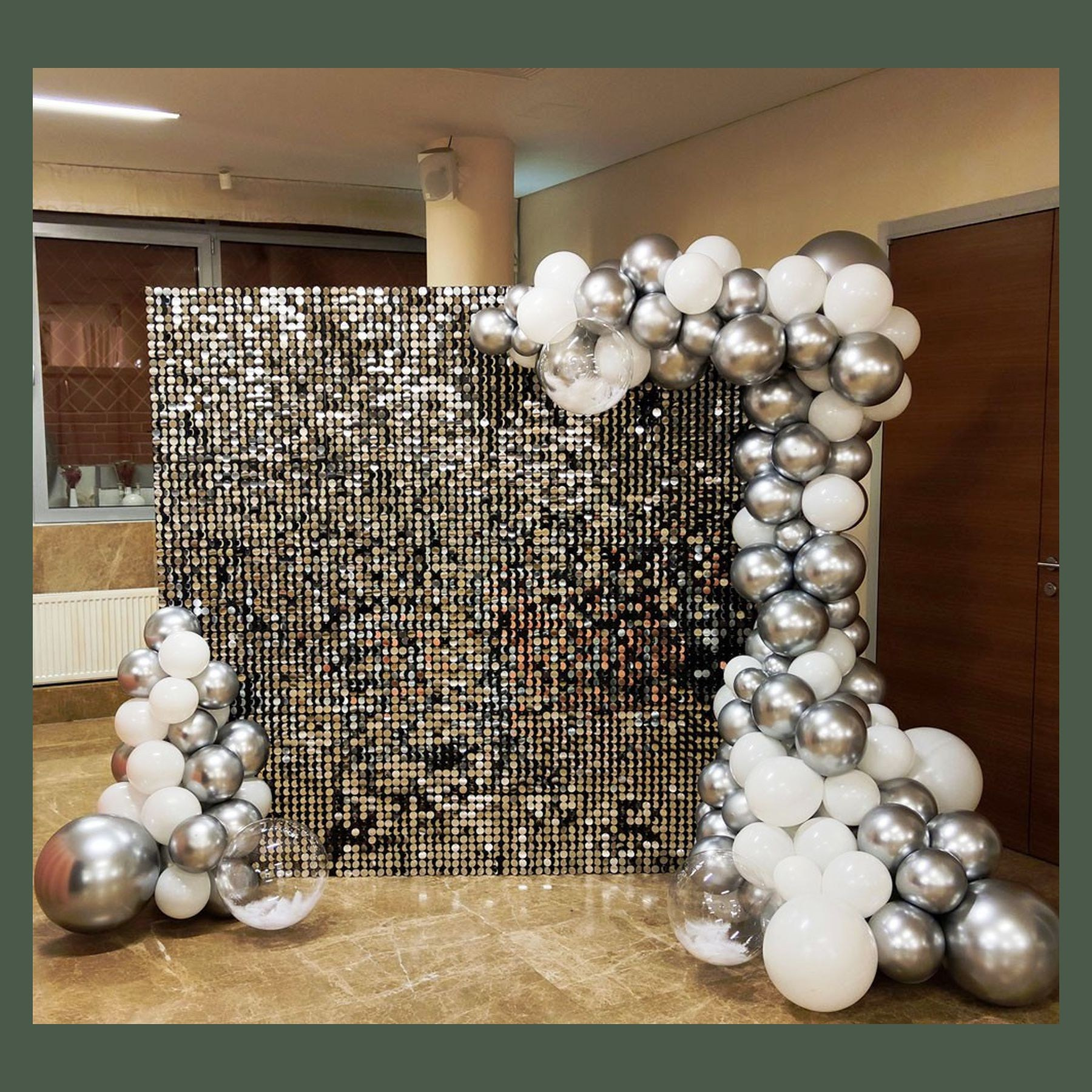 Фотозона из пайеток. Студия праздничного декора