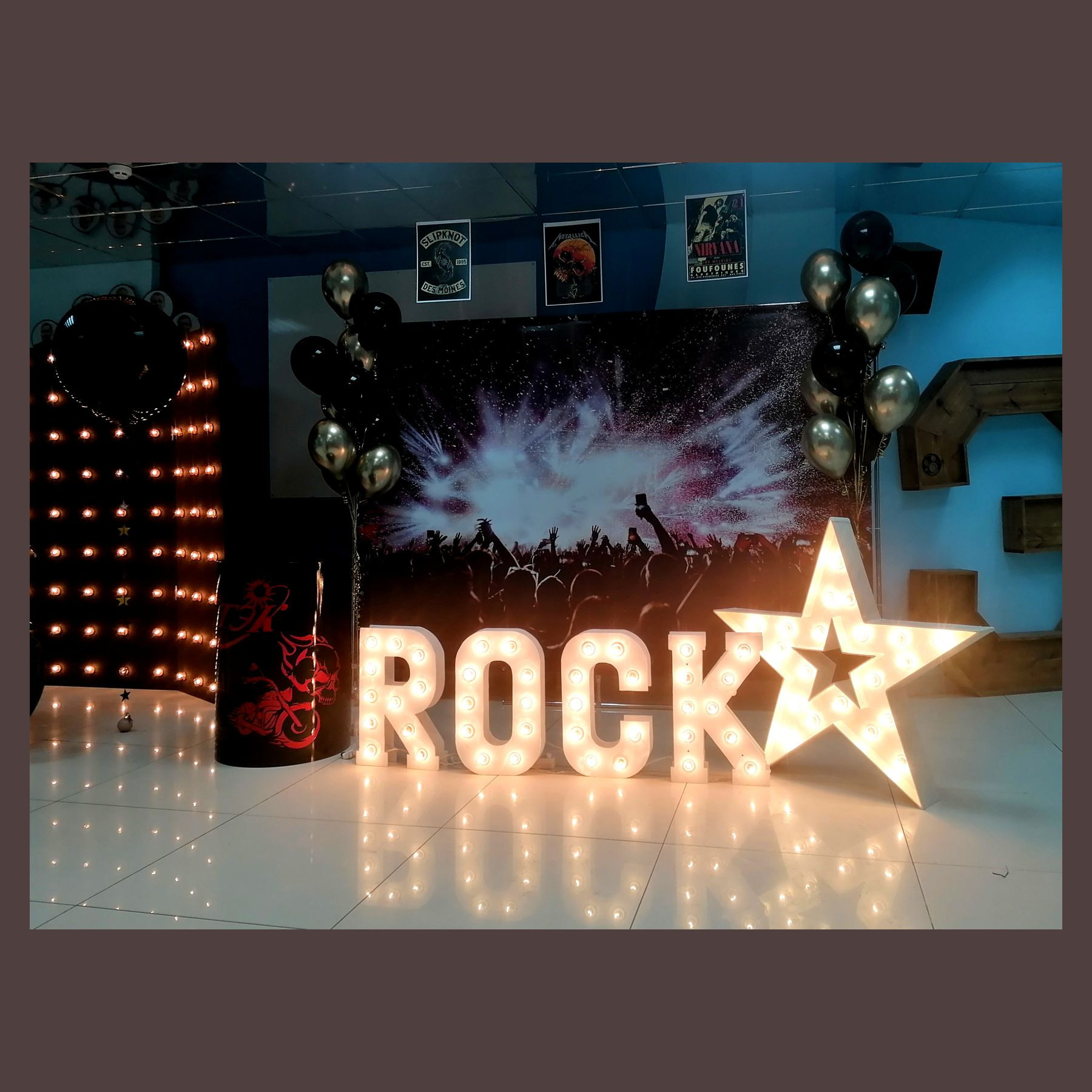 Фотозона ЛОФТ. Студия праздничного декора