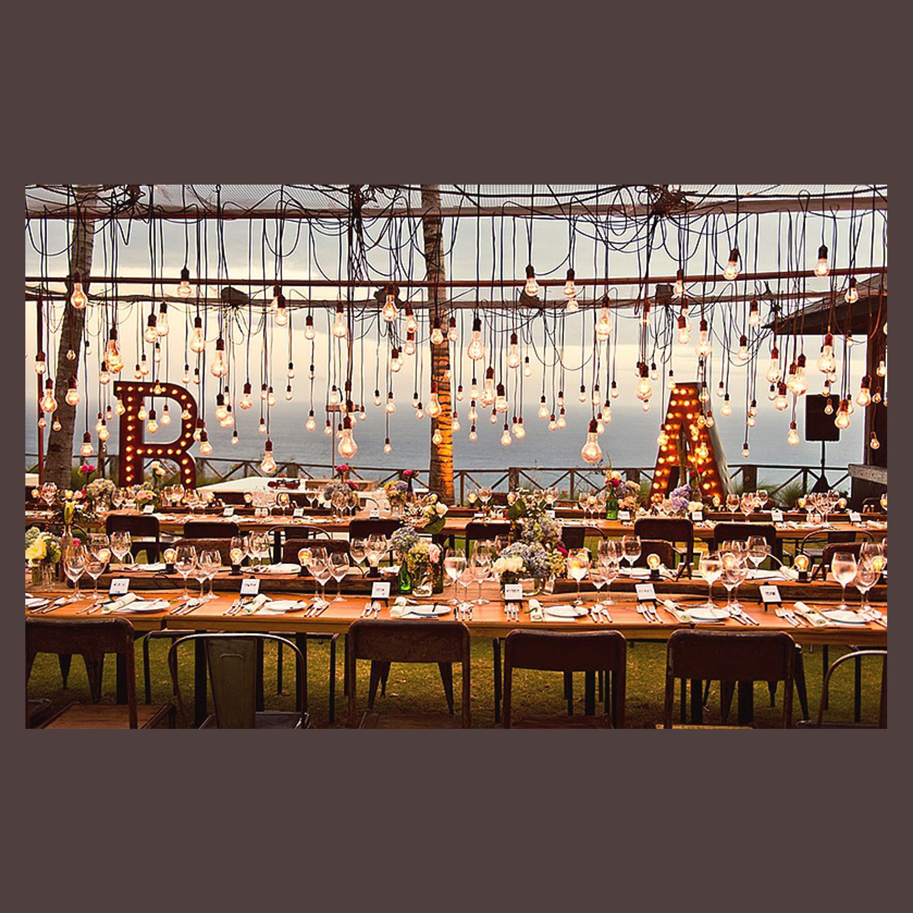 Аренда и продажа ретро гирлянды. Студия праздничного декора