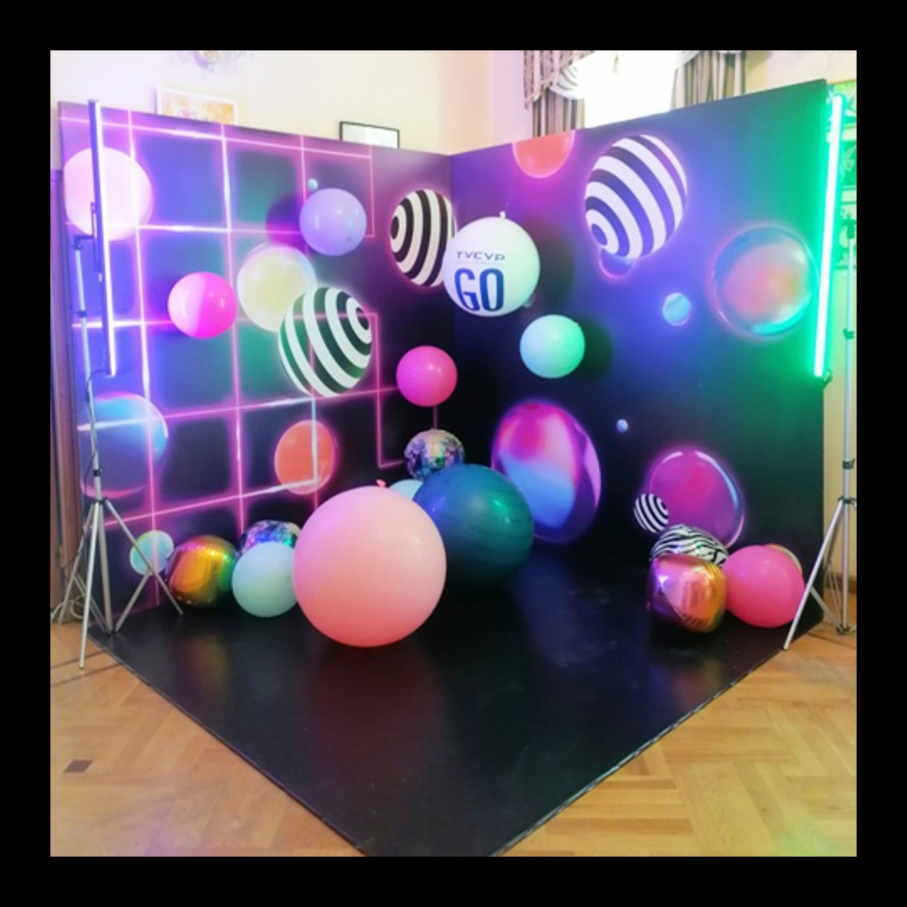 Пресс Бренд волл. Студия праздничного декора