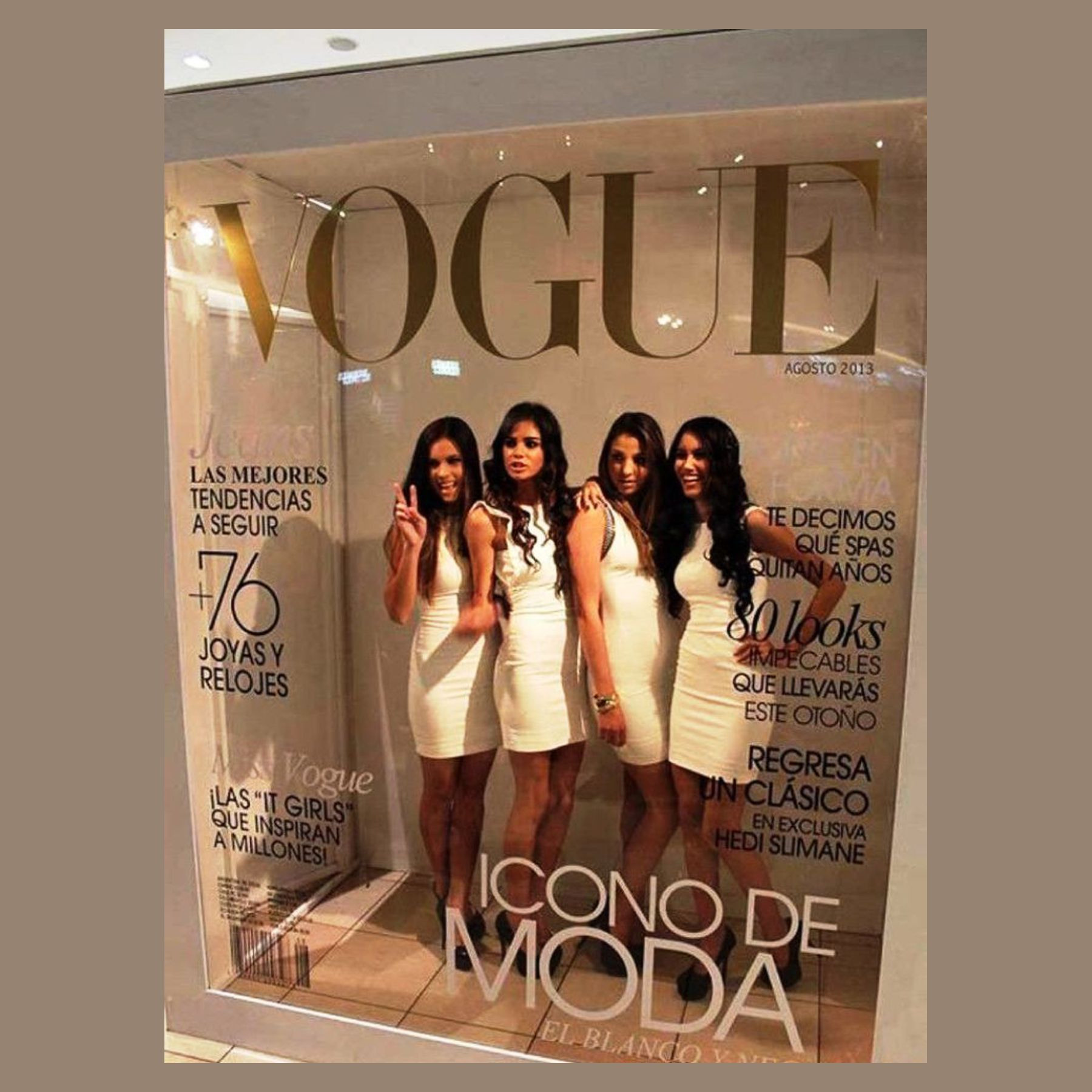 Фотозона модный журнал. Студия праздничного декора