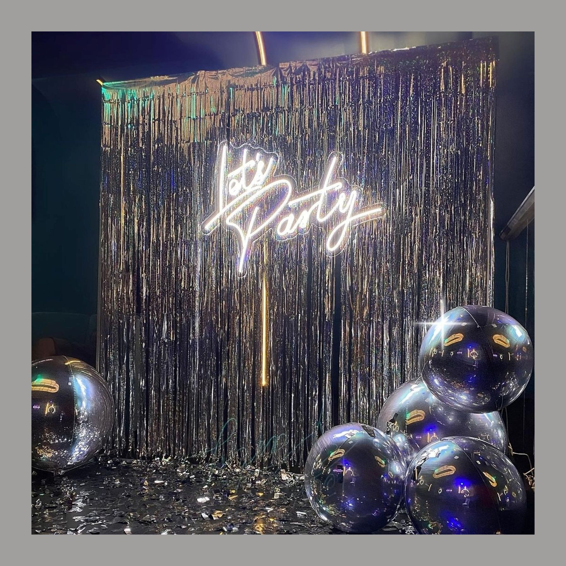 Фотозона с дождиком. Студия праздничного декора