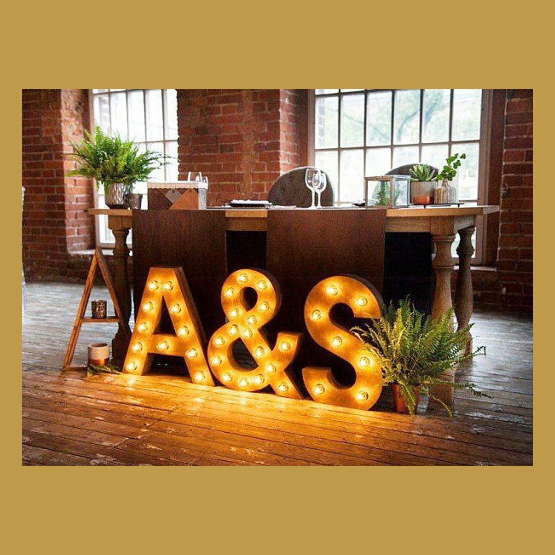 Инициалы на свадьбу. Студия праздничного декора