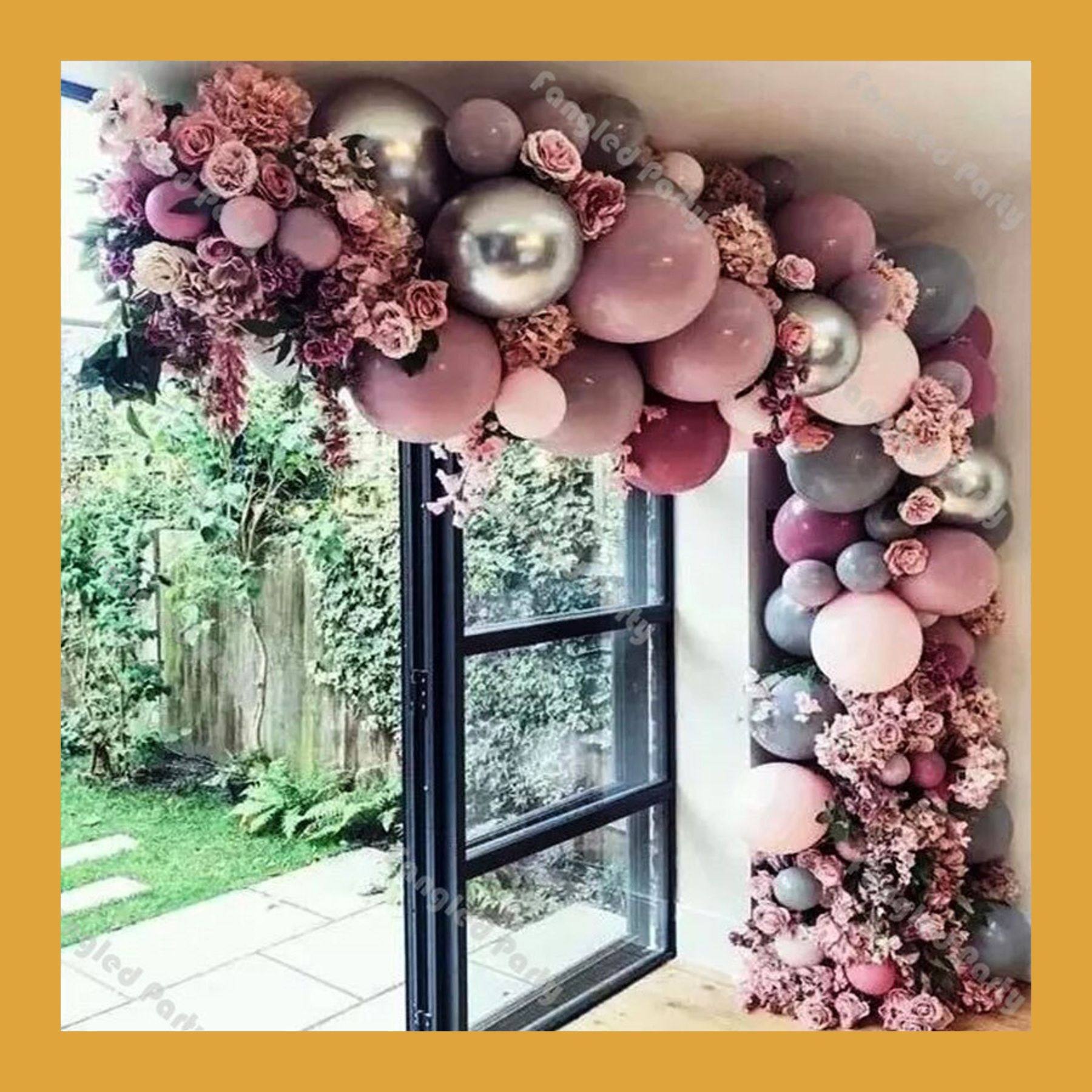 Разнокалиберная гирлянда шар. Студия праздничного декора