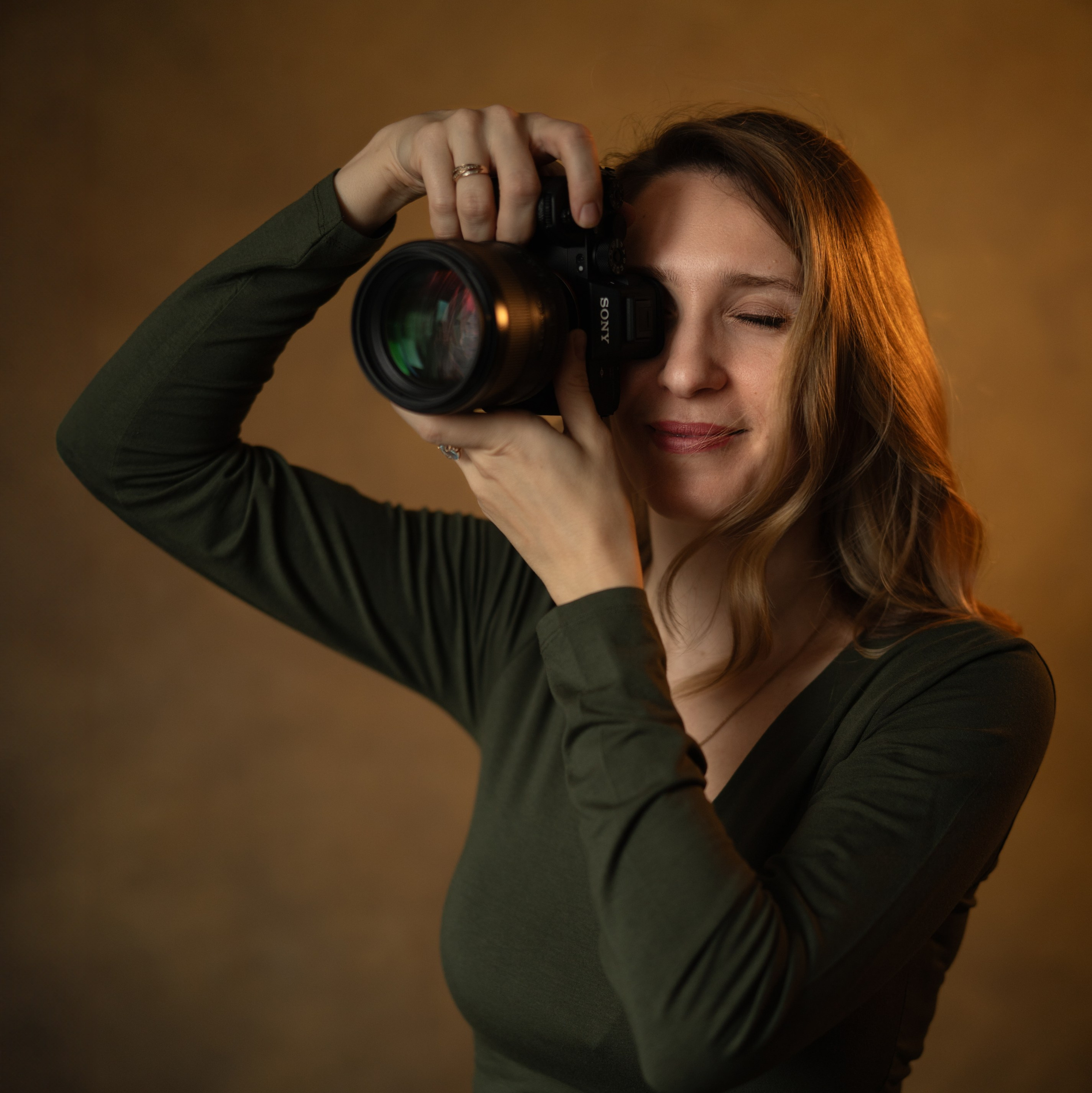 КОНТАКТЫ. Фотограф и видеограф в Москве Влада Рагузина