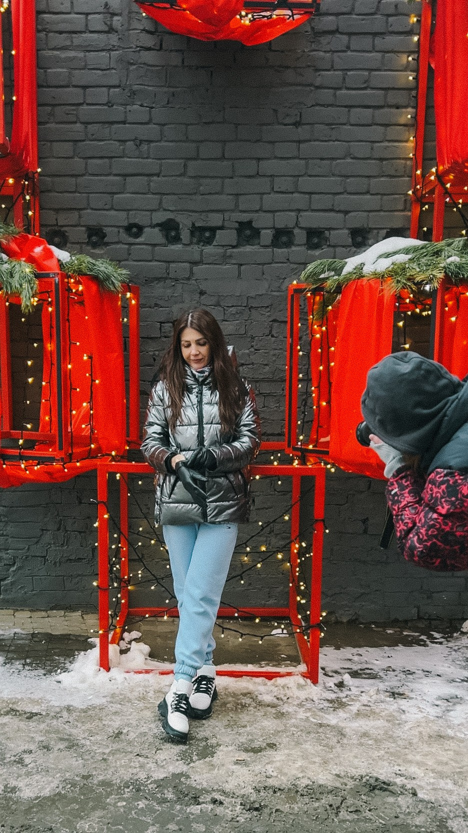 Фотосессия с еловыми ветками