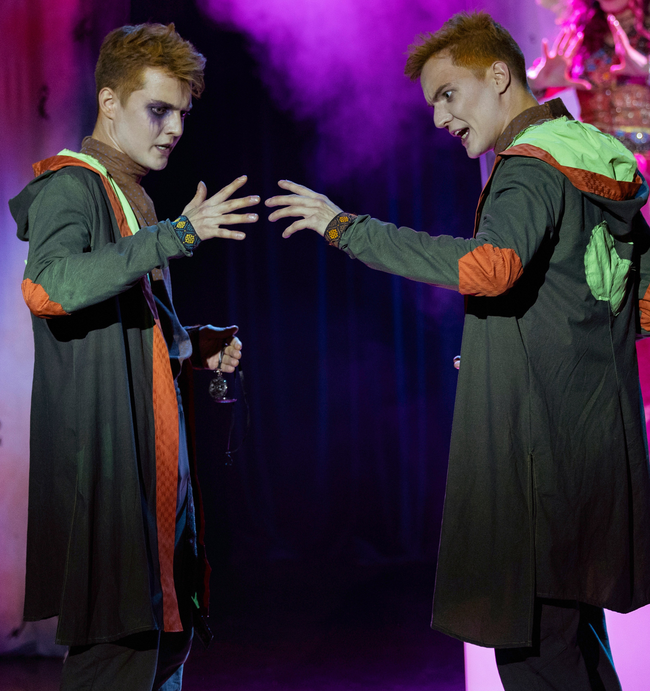 Мерч «Книга стихий». Фотограф Виктор Степанов