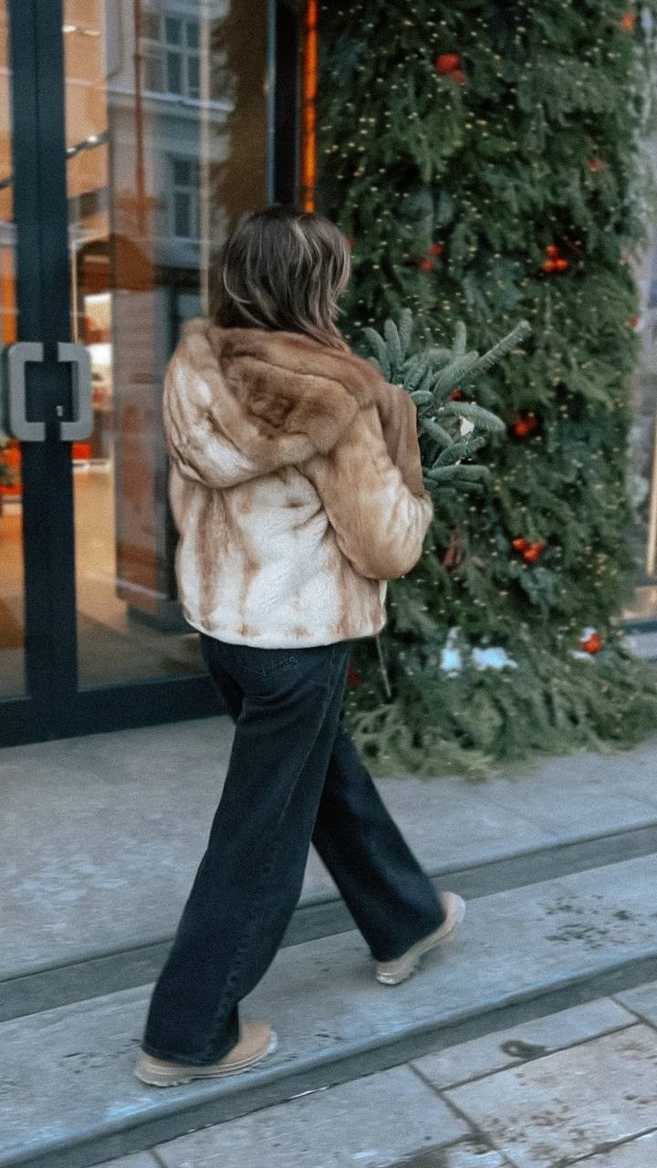 Фотосессия с еловыми ветками