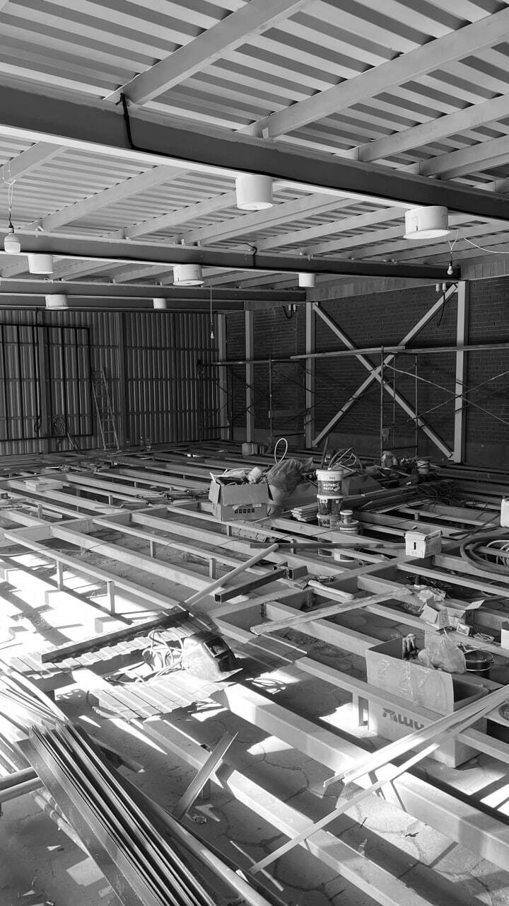 ЛЕТНЯЯ ВЕРАНДА «СЫРОВАРНИ» / ресторан, 200 м². Rezells Architects — студия дизайна жилых и коммерческих интерьеров