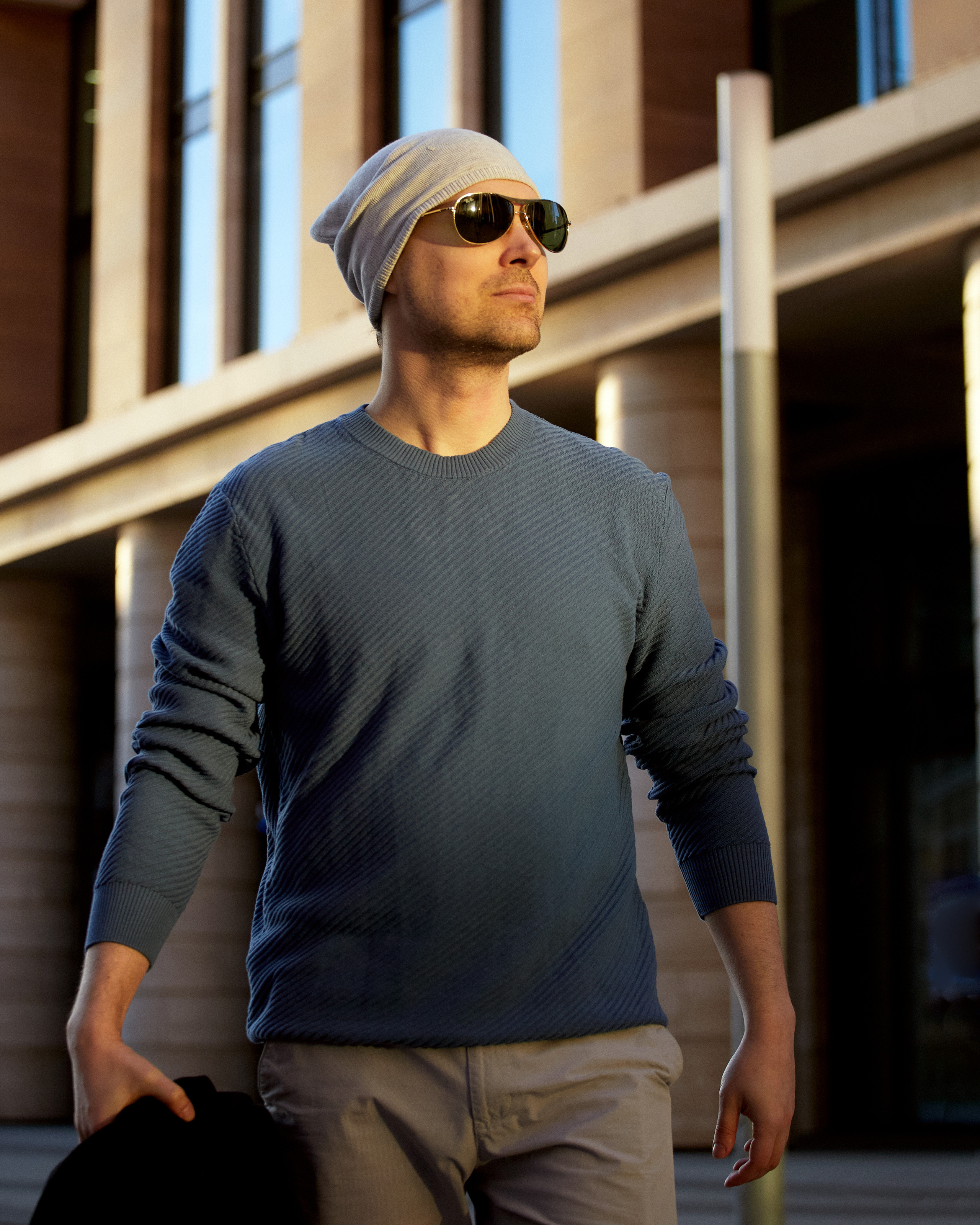 Съемка одежды на улице в стиле fashio casual