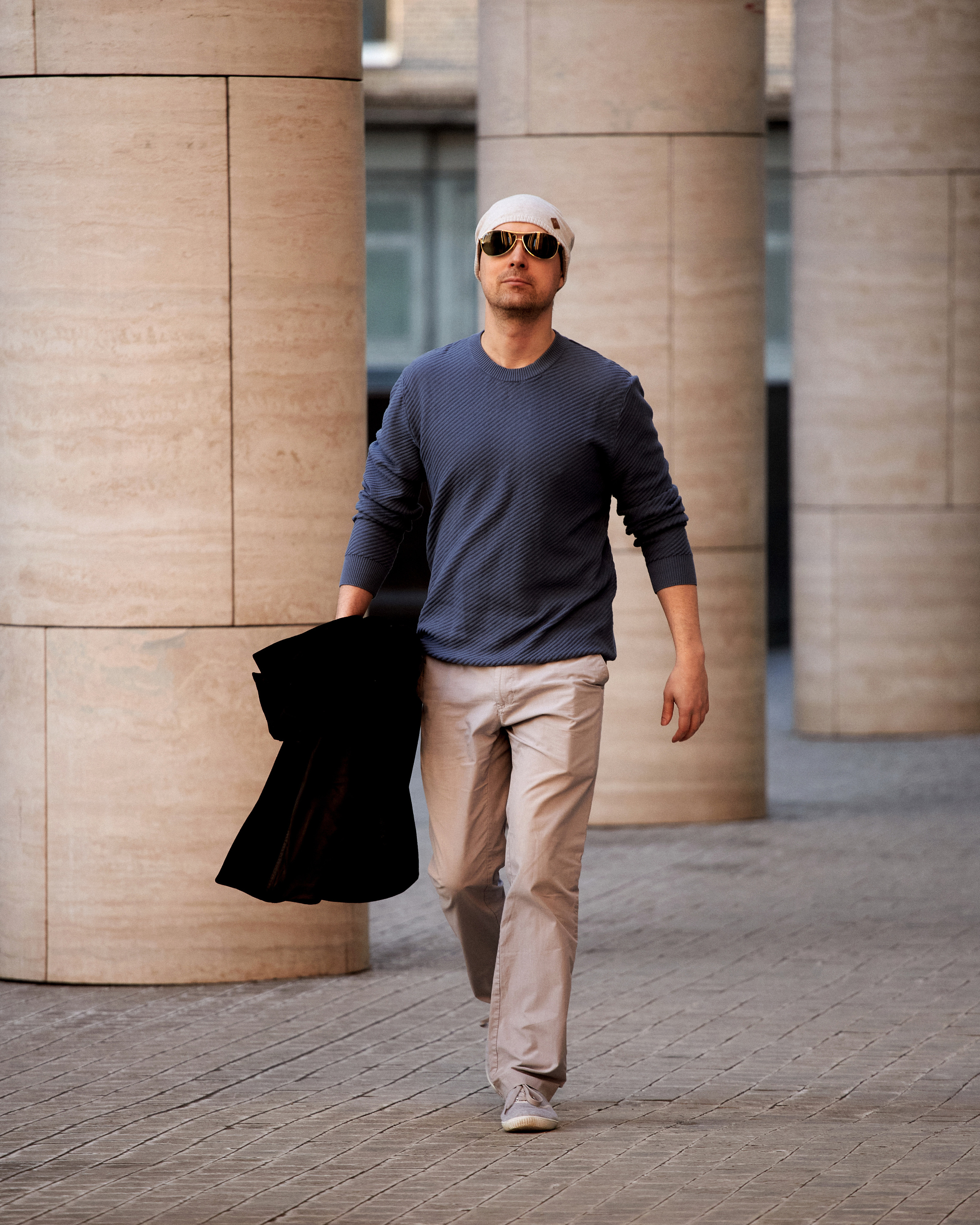 Съемка одежды на улице в стиле fashio casual