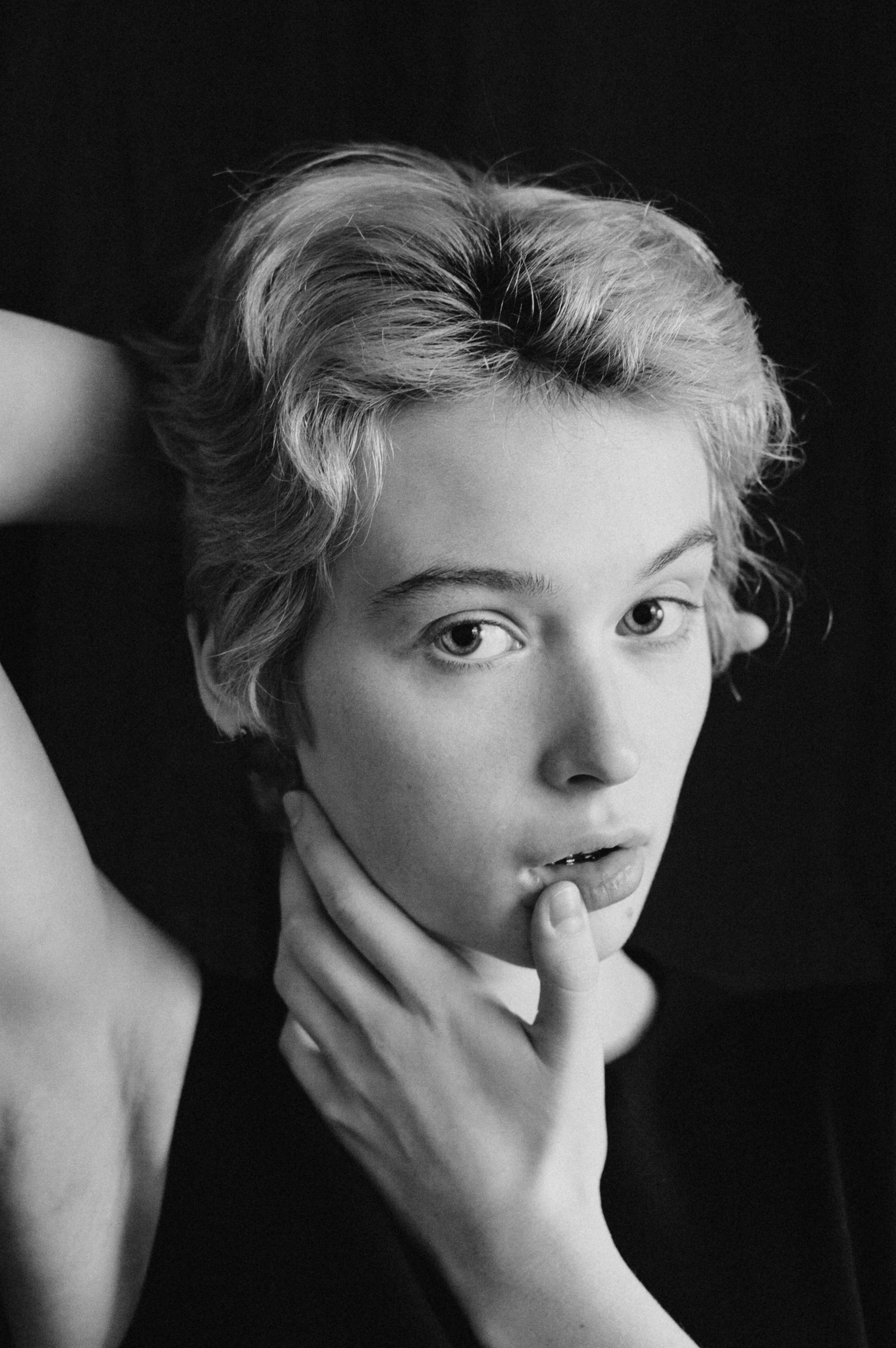 Профессиональный фотограф в Москве для женщин, которые хотят сохранить искренние моменты и подчеркнуть свою индивидуальность.