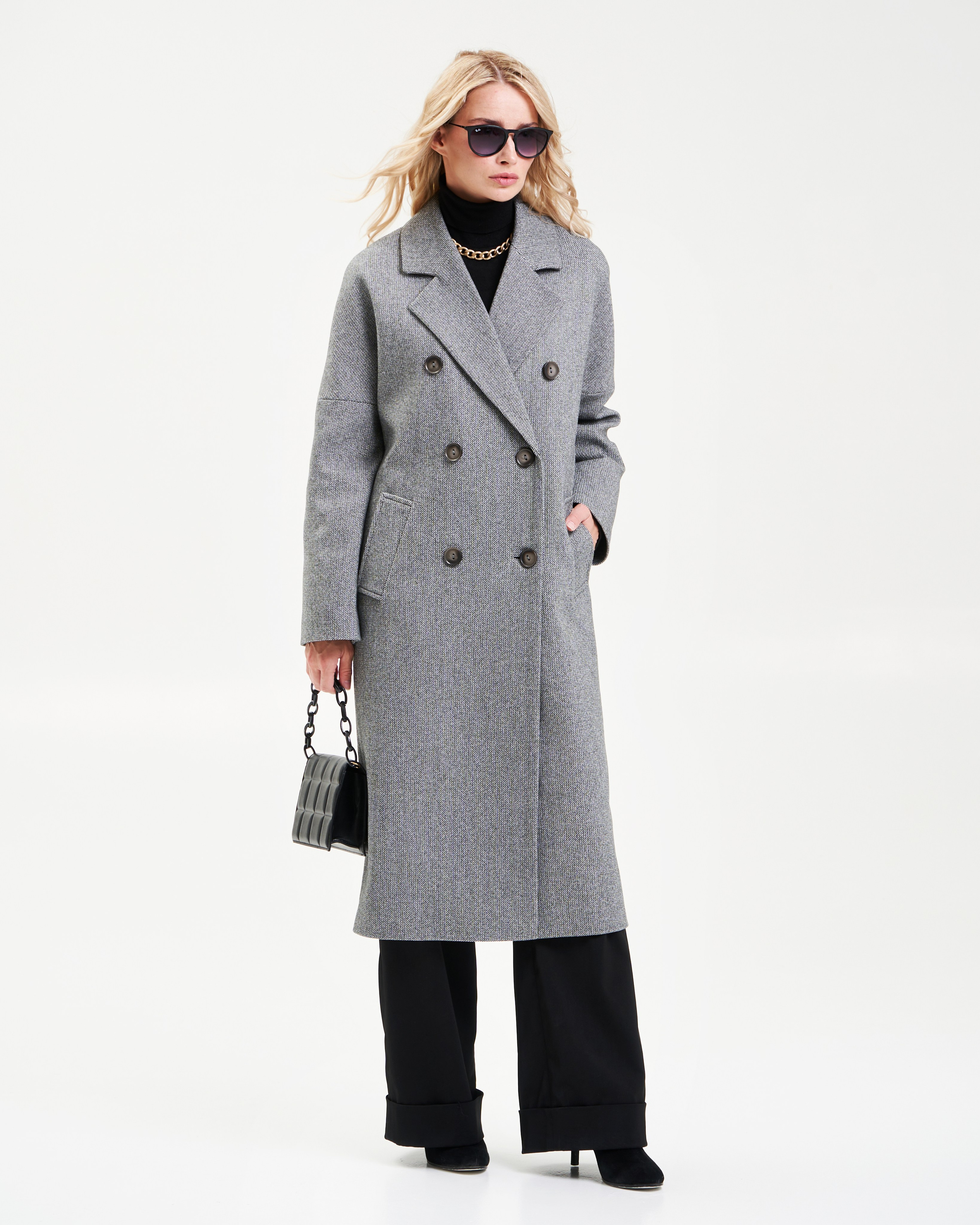 Съемка одеждына белом фоне