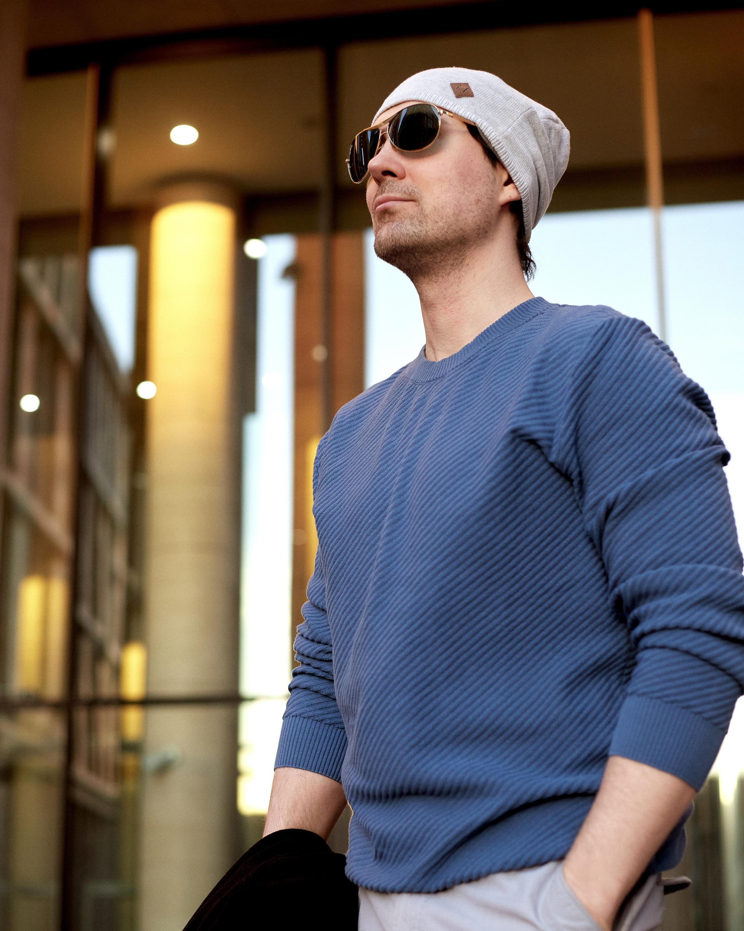 Съемка одежды на улице в стиле fashio casual