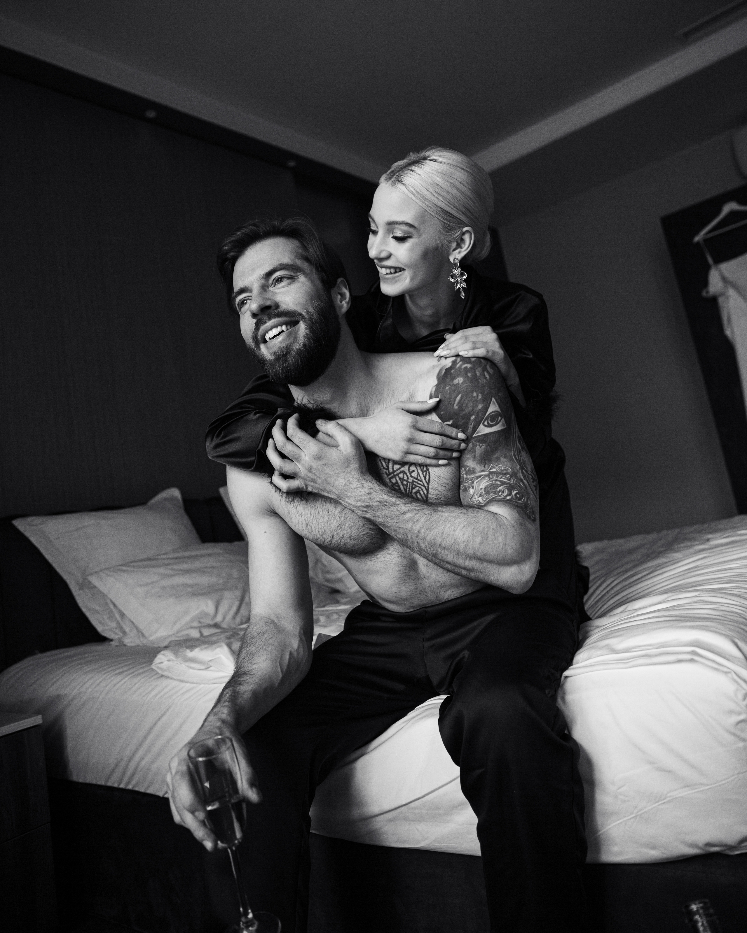 Wedding. Bride and groom — morning at the hotel. Visual artist, photographer Liana Darenskaya, Moscow