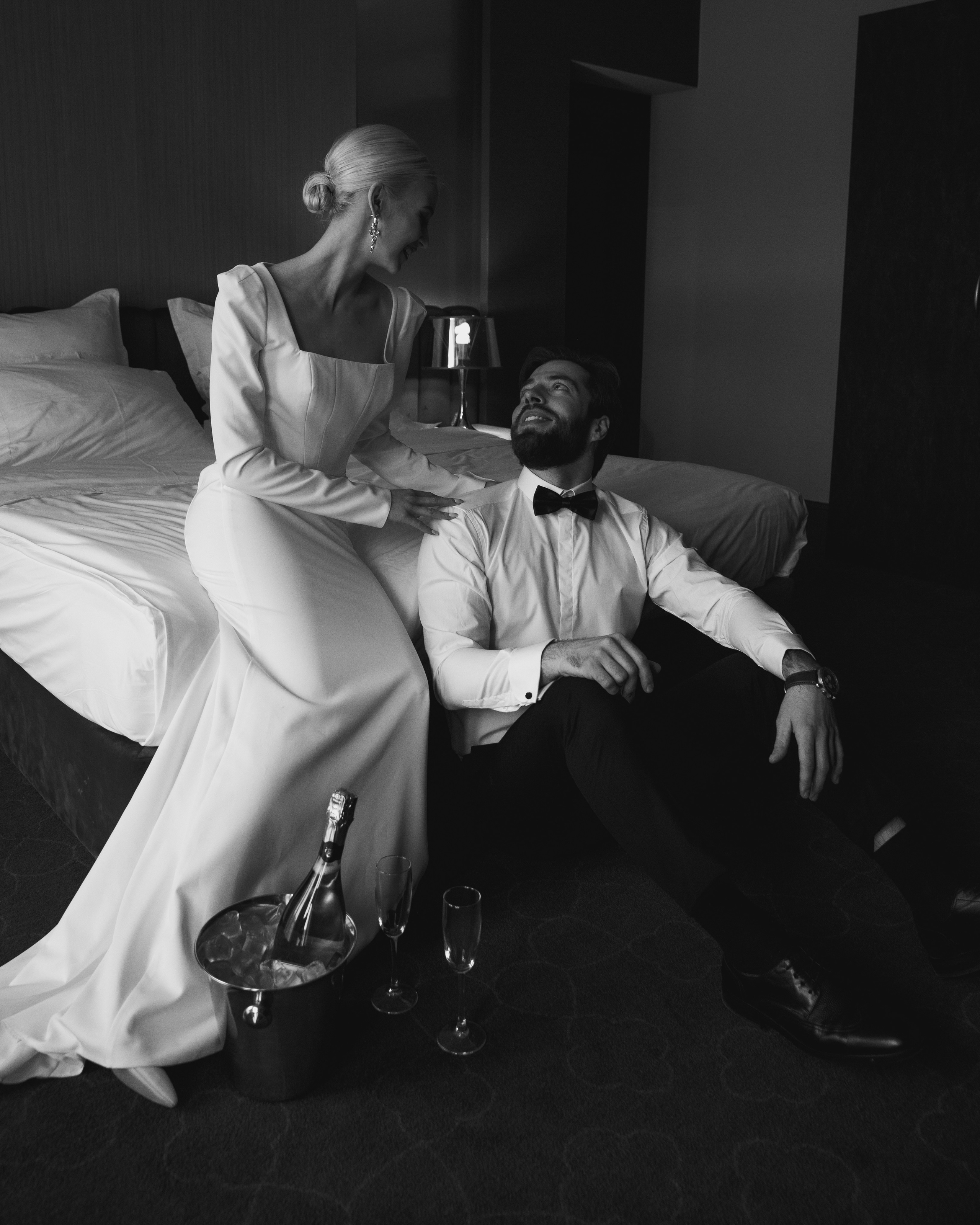 Wedding. Bride and groom — morning at the hotel. Visual artist, photographer Liana Darenskaya, Moscow