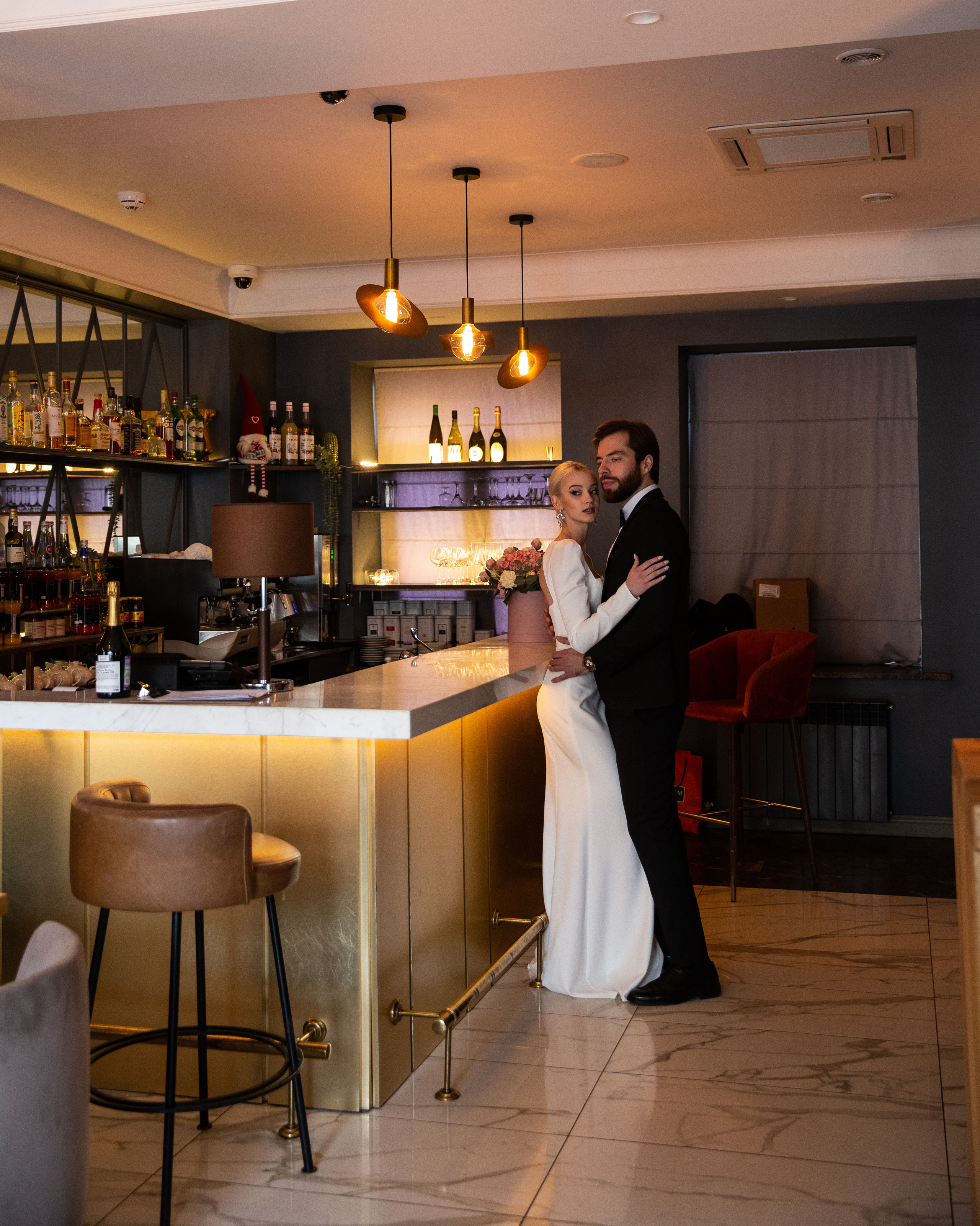 Wedding. Bride and groom — morning at the hotel. Visual artist, photographer Liana Darenskaya, Moscow