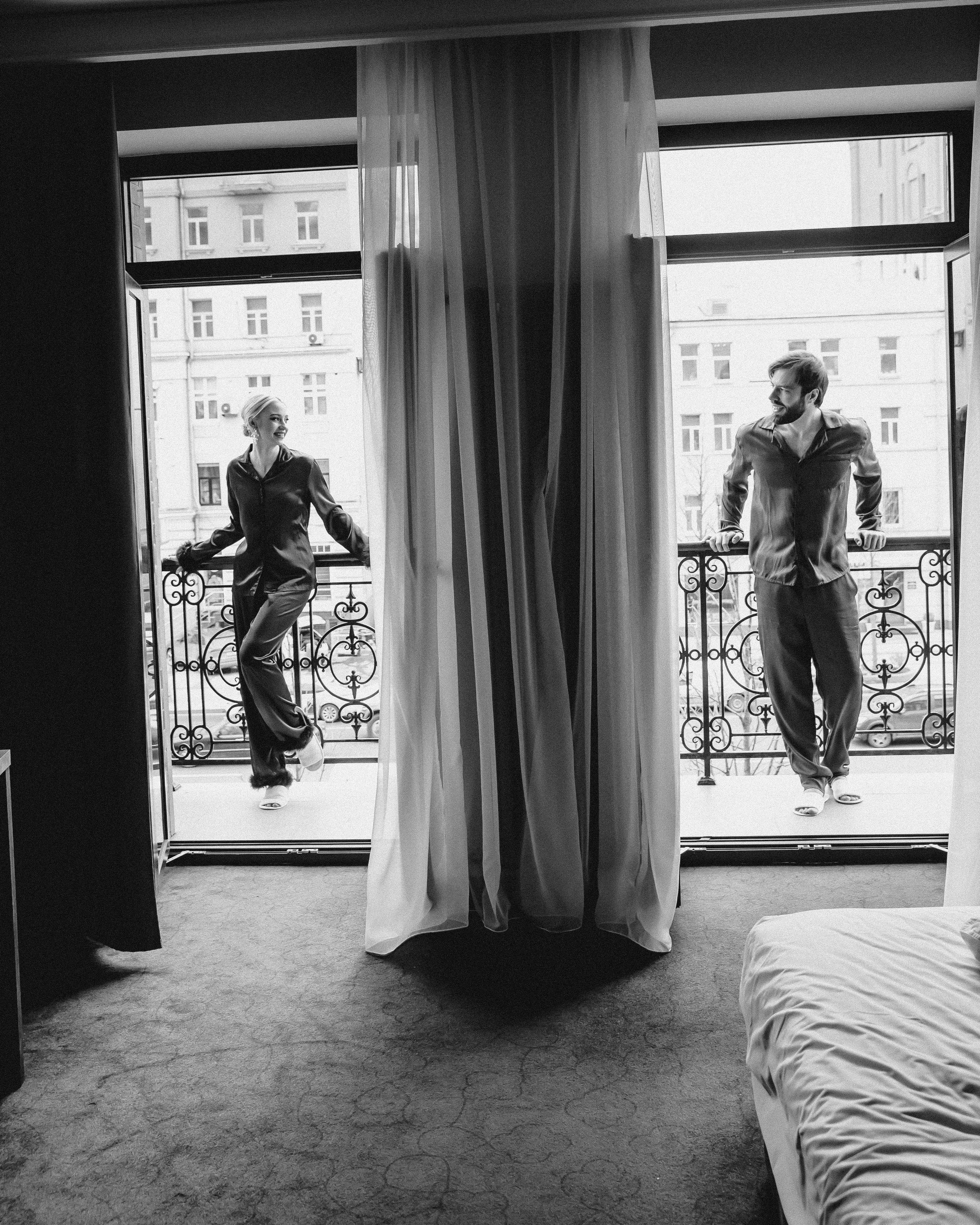 Wedding. Bride and groom — morning at the hotel. Visual artist, photographer Liana Darenskaya, Moscow