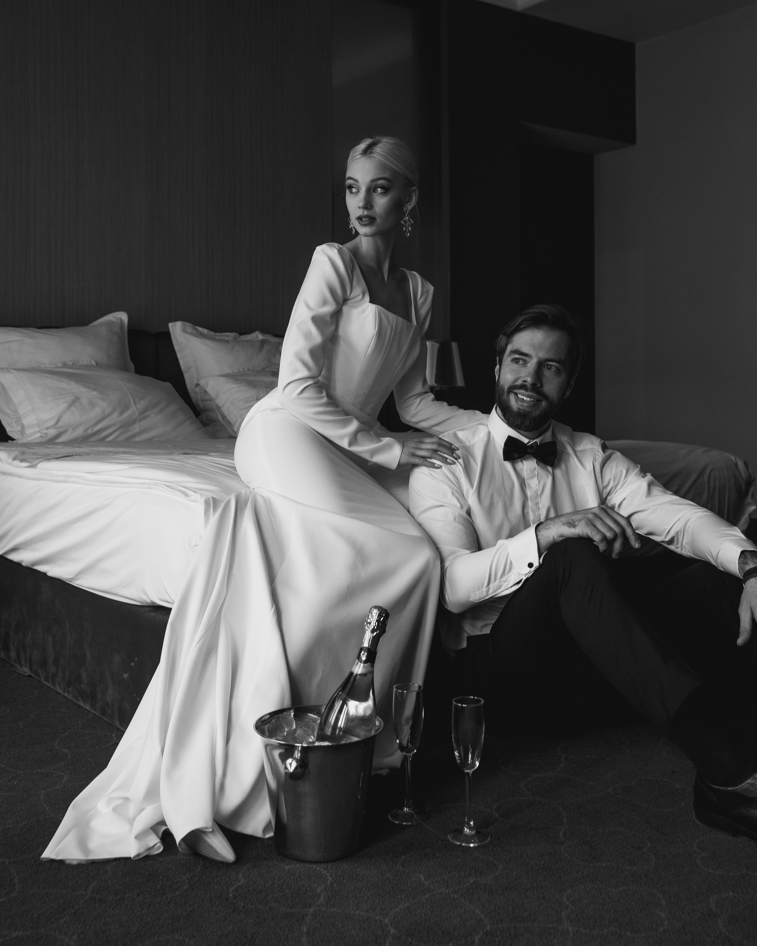 Wedding. Bride and groom — morning at the hotel. Visual artist, photographer Liana Darenskaya, Moscow