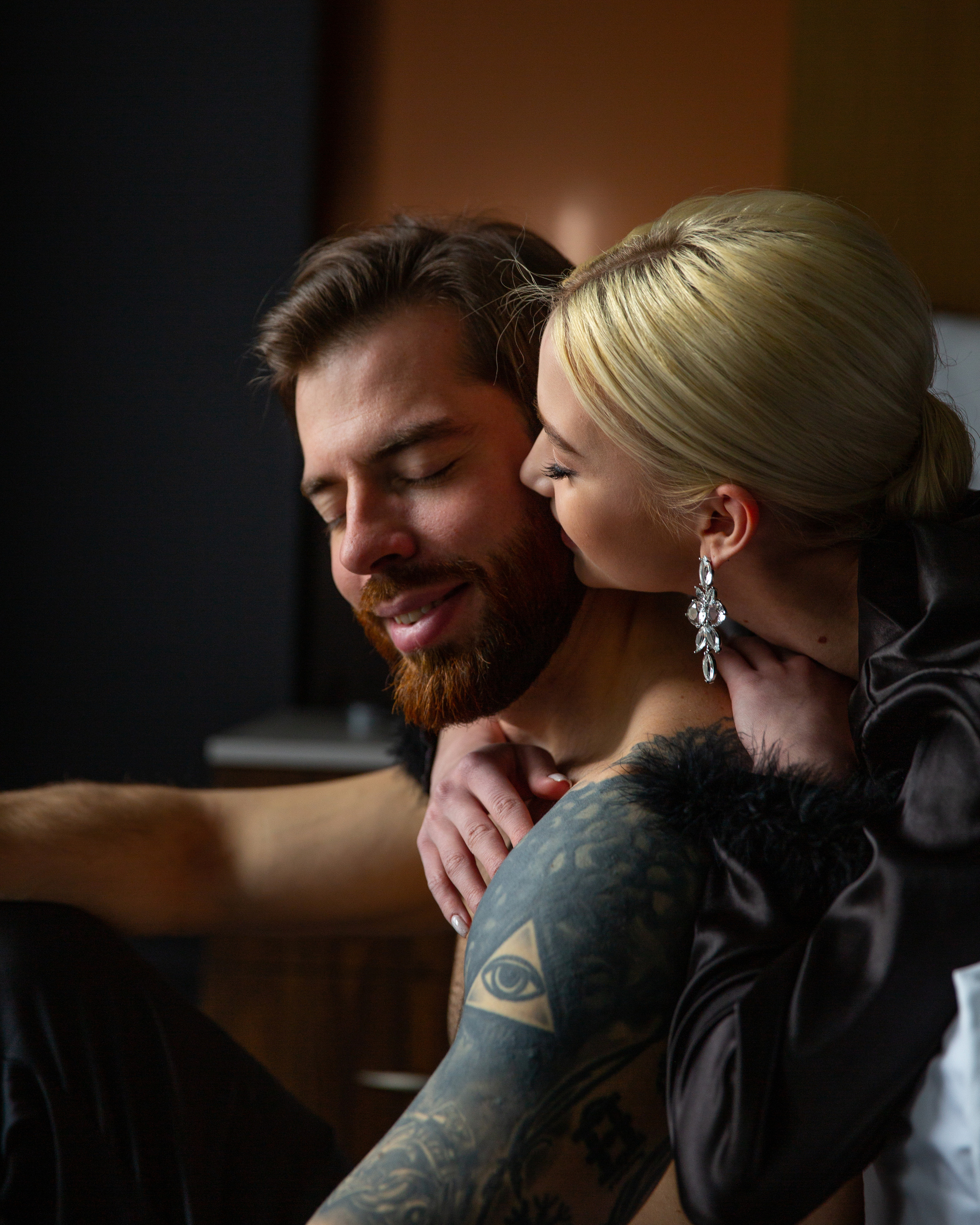 Wedding. Bride and groom — morning at the hotel. Visual artist, photographer Liana Darenskaya, Moscow