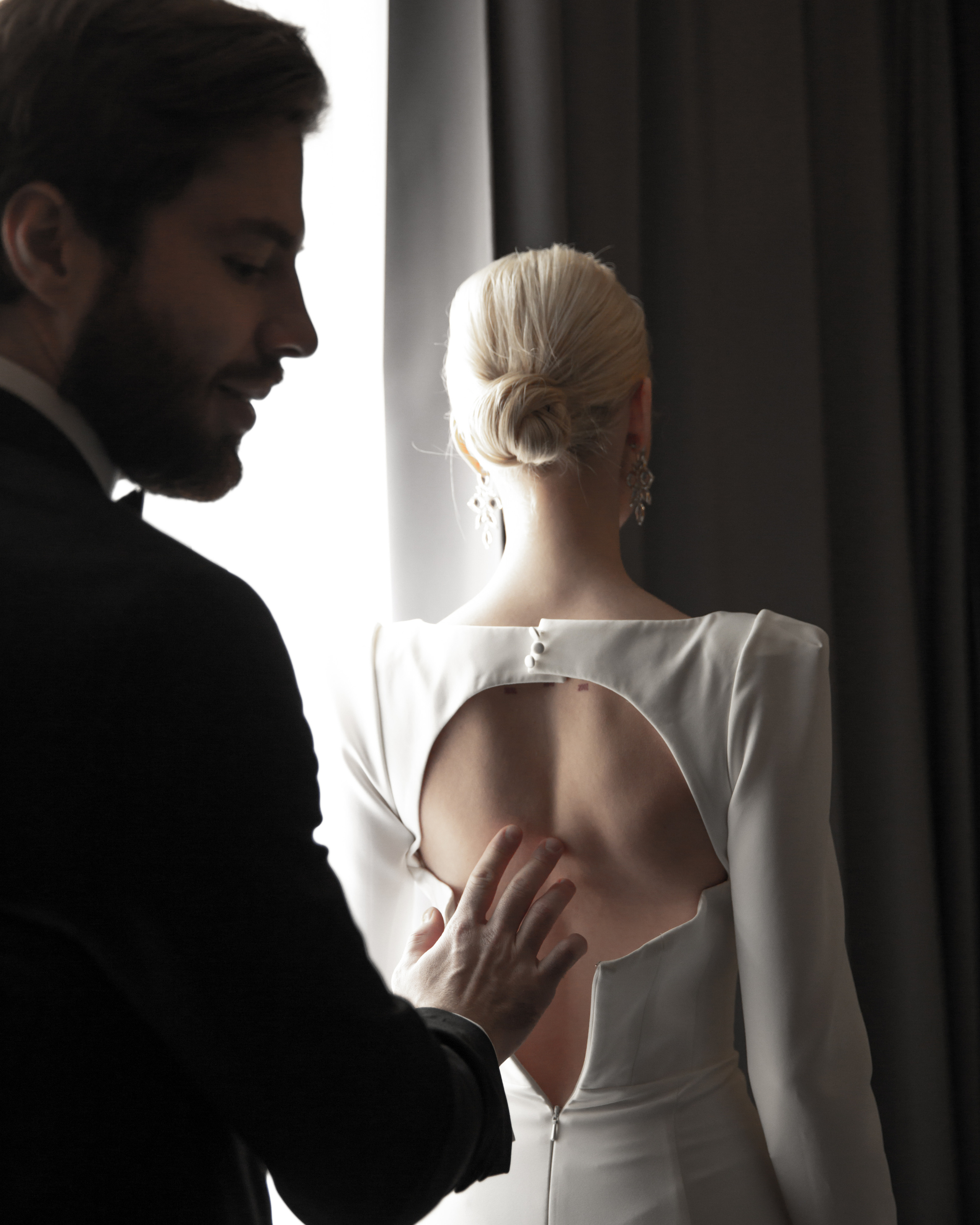 Wedding. Bride and groom — morning at the hotel. Visual artist, photographer Liana Darenskaya, Moscow