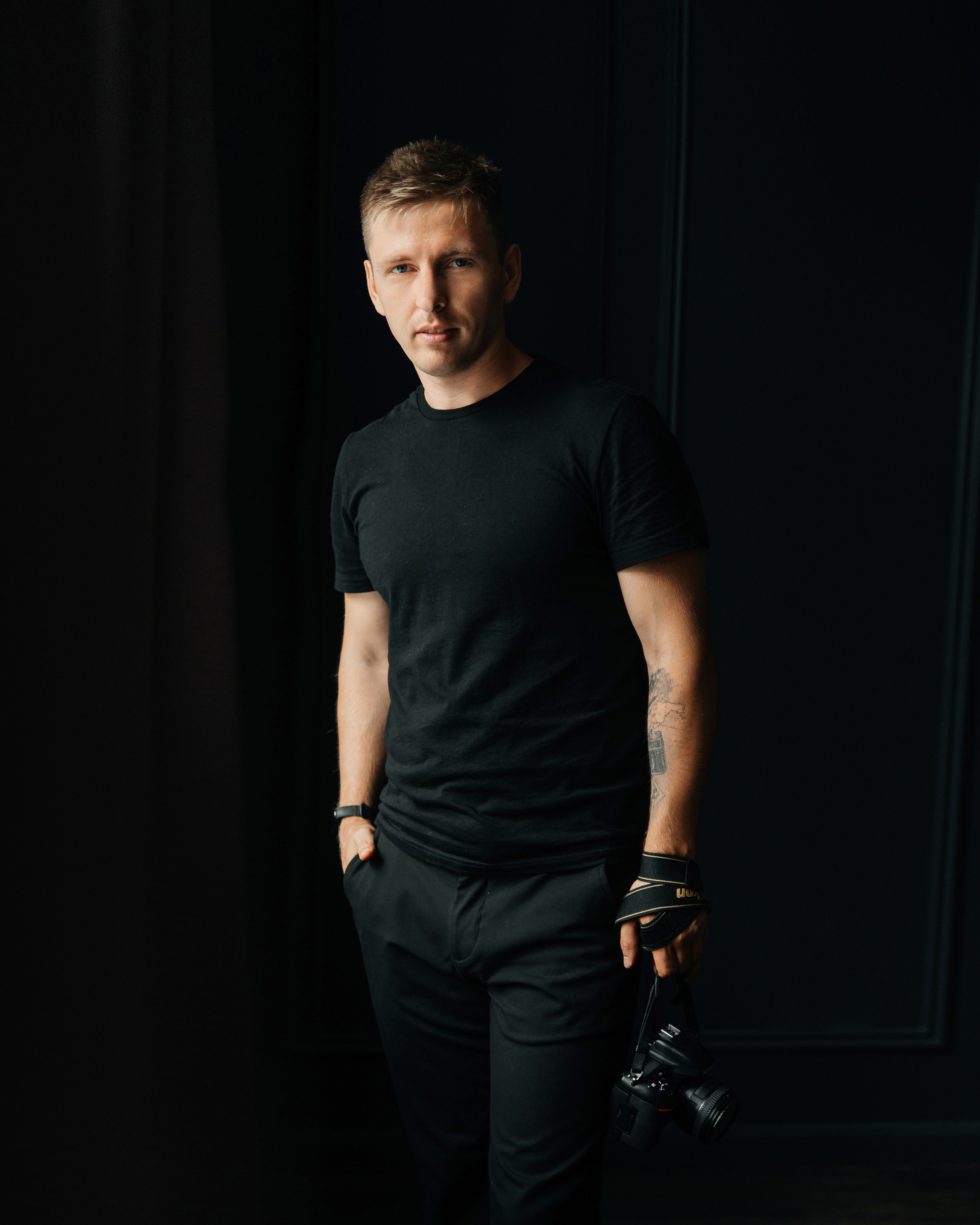 Контакты. Фотограф Кирилл Ряховский